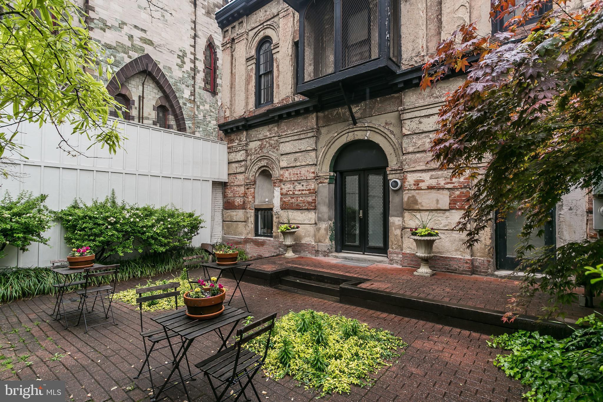 MOUNT VERNON PLACE HISTORIC DISTRICT - Residential Lease