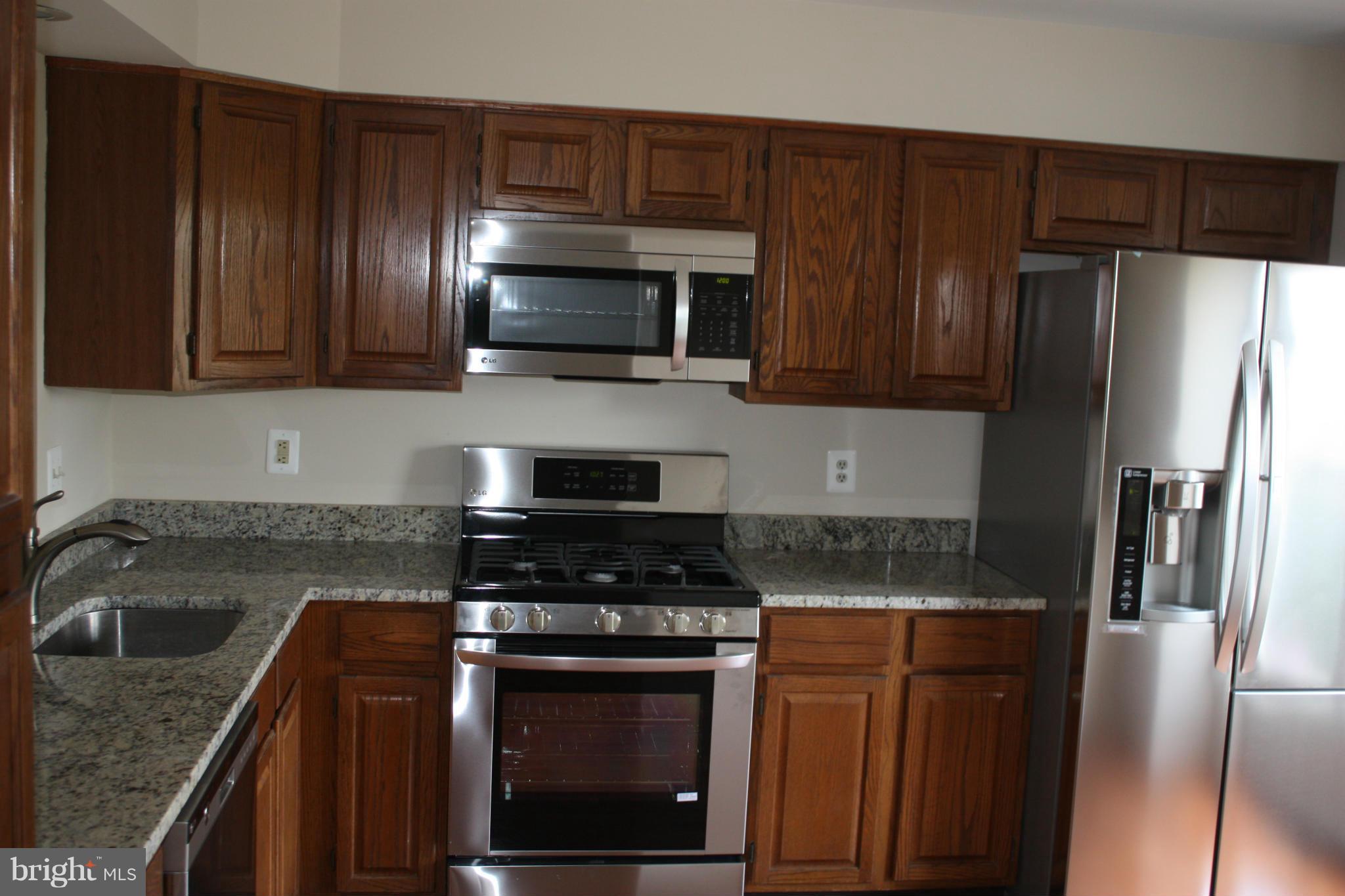 ASHBURN VILLAGE - Residential