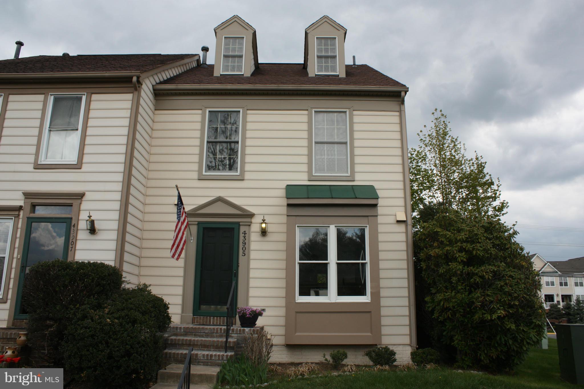 ASHBURN VILLAGE - Residential