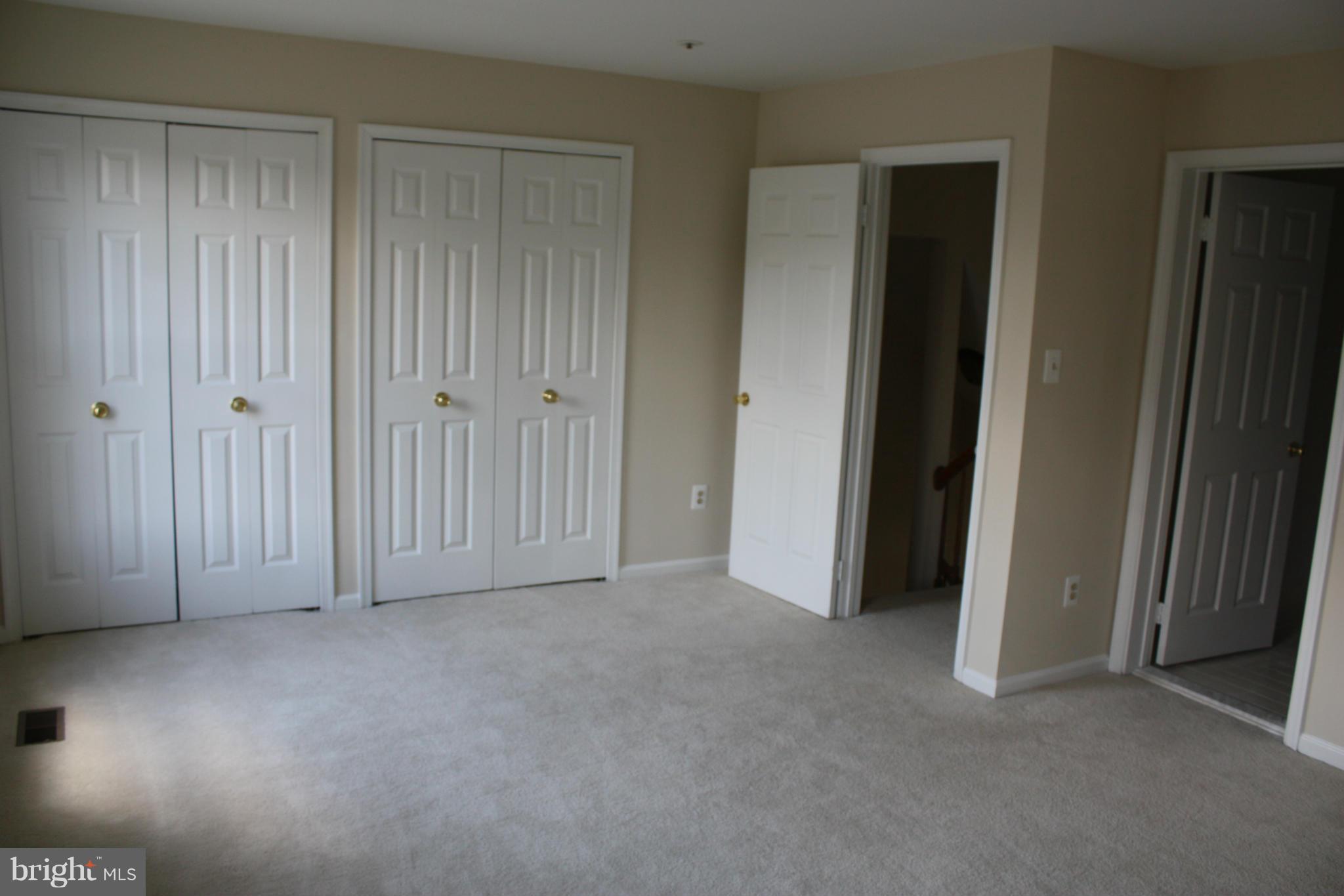 ASHBURN VILLAGE - Residential