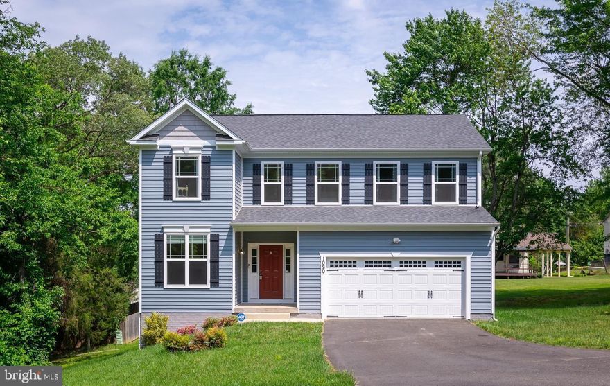 Beautiful 4 bedroom Colonial on just over 1/2 an acre. Gourmet kitchen with stainless steel appliances, granite countertops, farmhouse sink, kitchen island & spacious island. Large master bedroom and oversized master bath. Unfinished basement offers endless potential! Enjoy entertaining on your back deck with picturesque views.