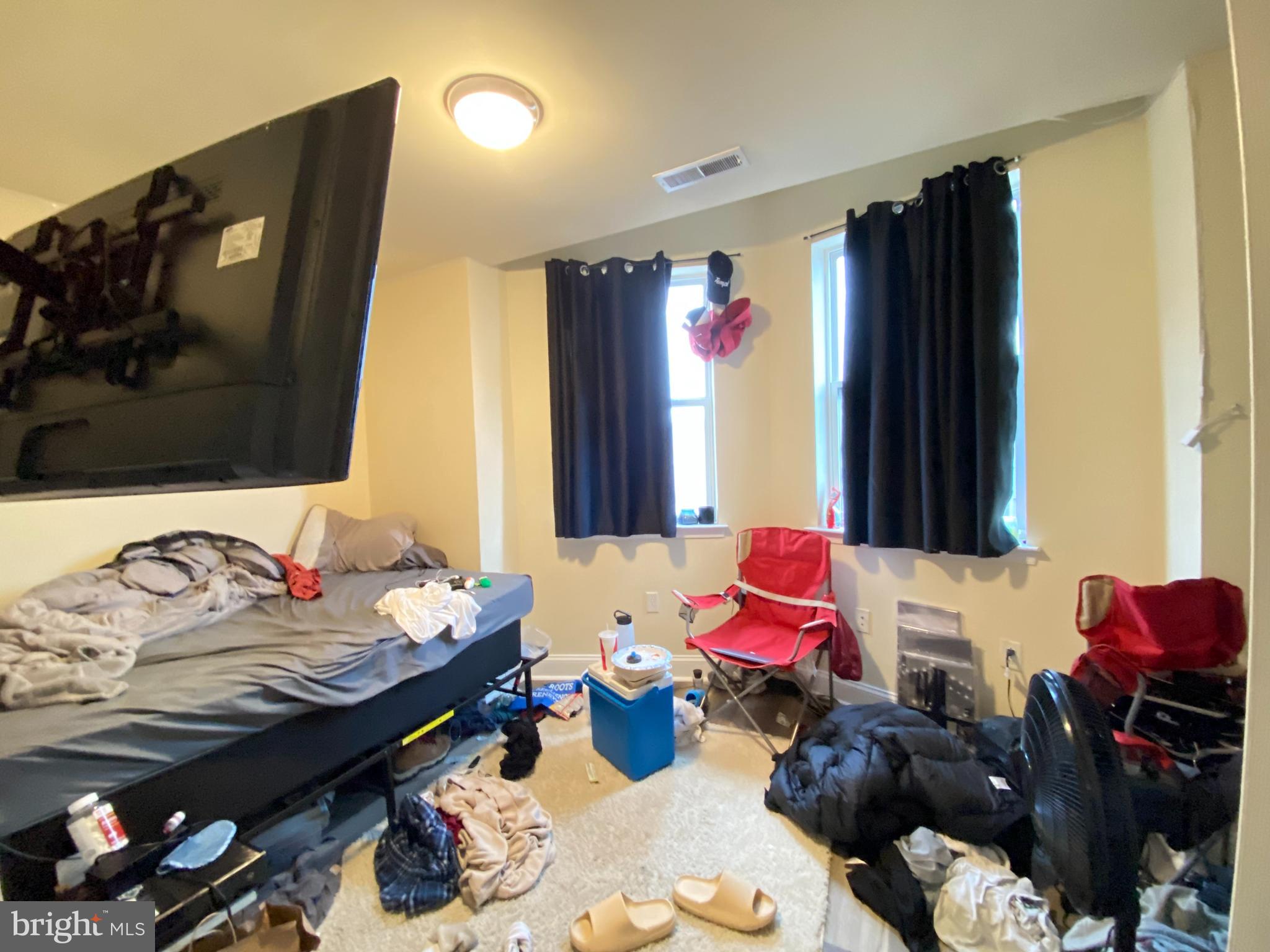 TEMPLE UNIVERSITY - Residential Lease