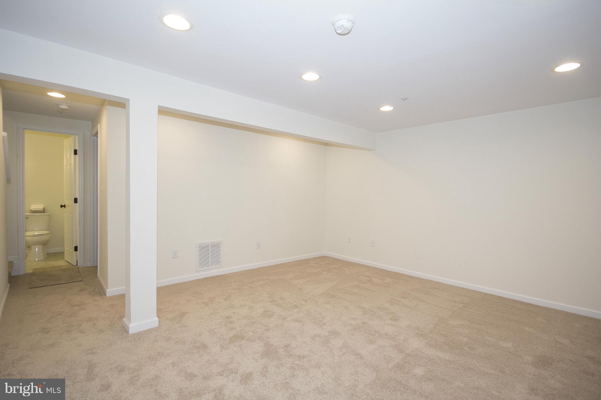 SAVAGE MEADOWS - Residential