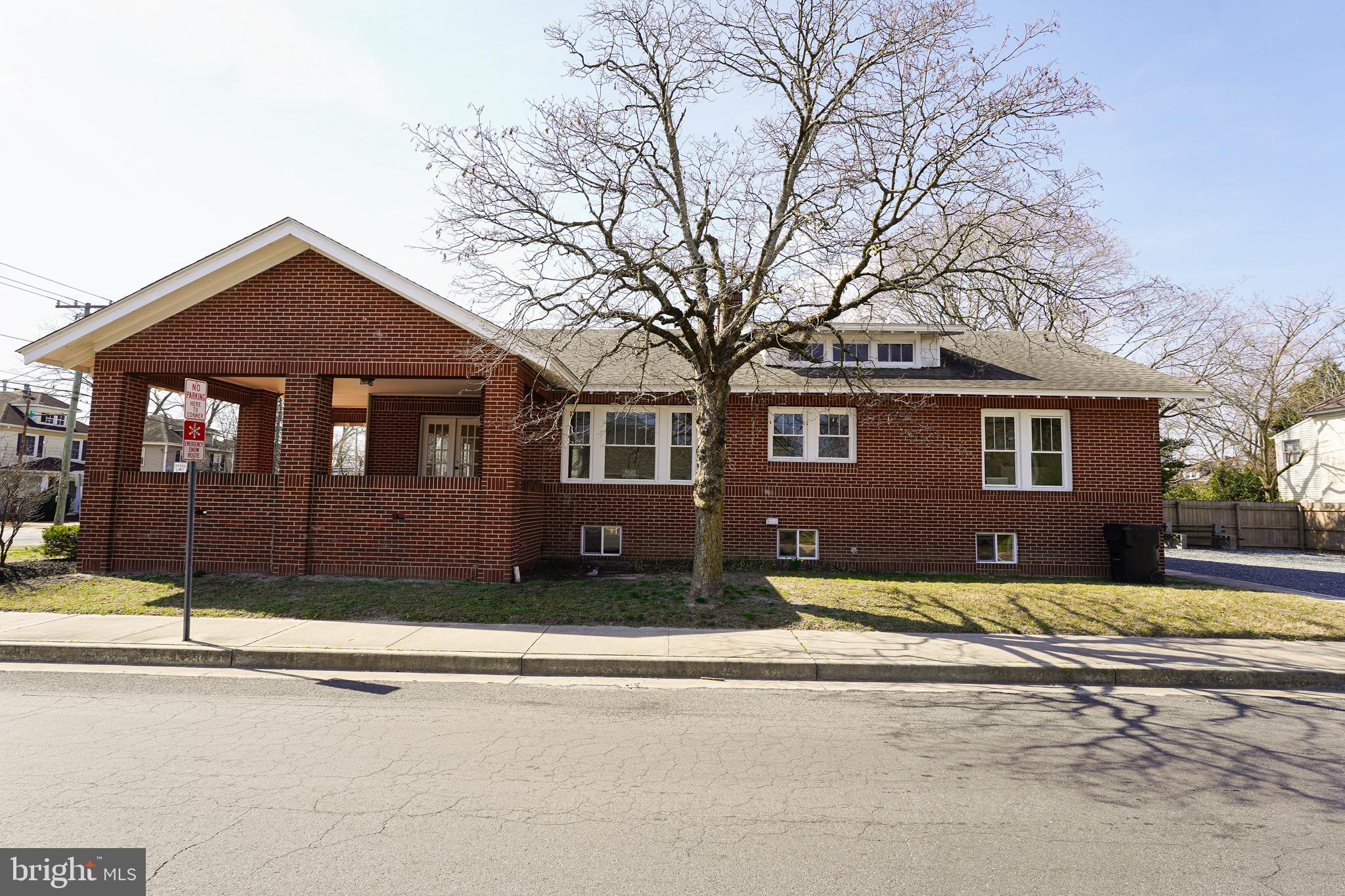 1110 N DIVISION STREET