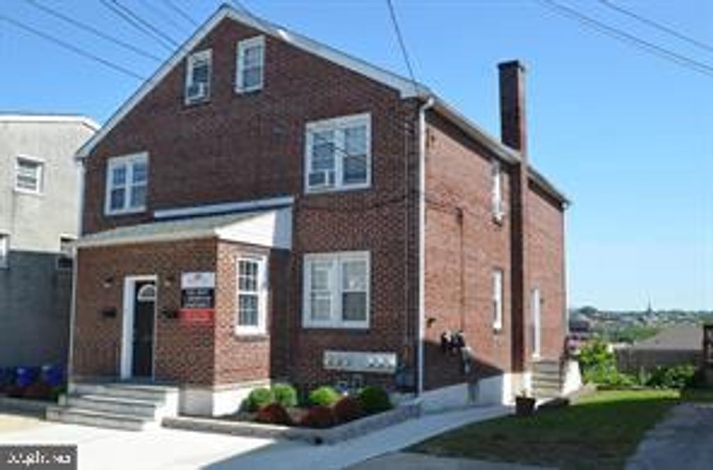 Photo of 109 7th Street #3, BRIDGEPORT, PA 19405 (MLS # PAMC2151000)