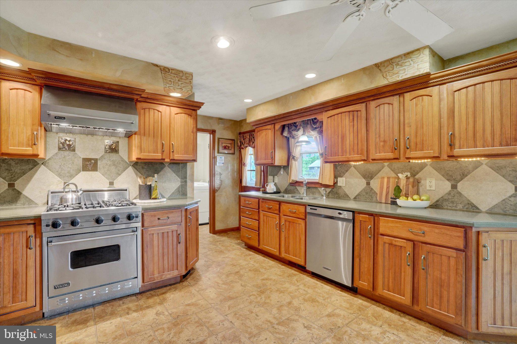 2319 REDWOOD ROAD