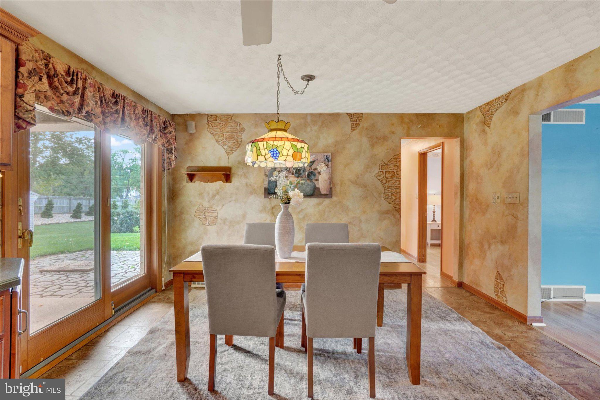 2319 REDWOOD ROAD