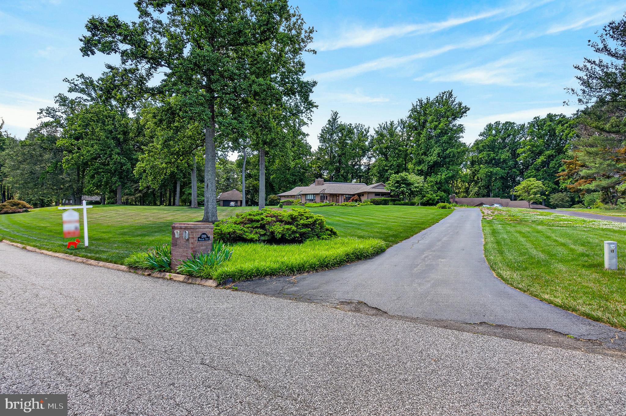 1206 MAZELAND DRIVE