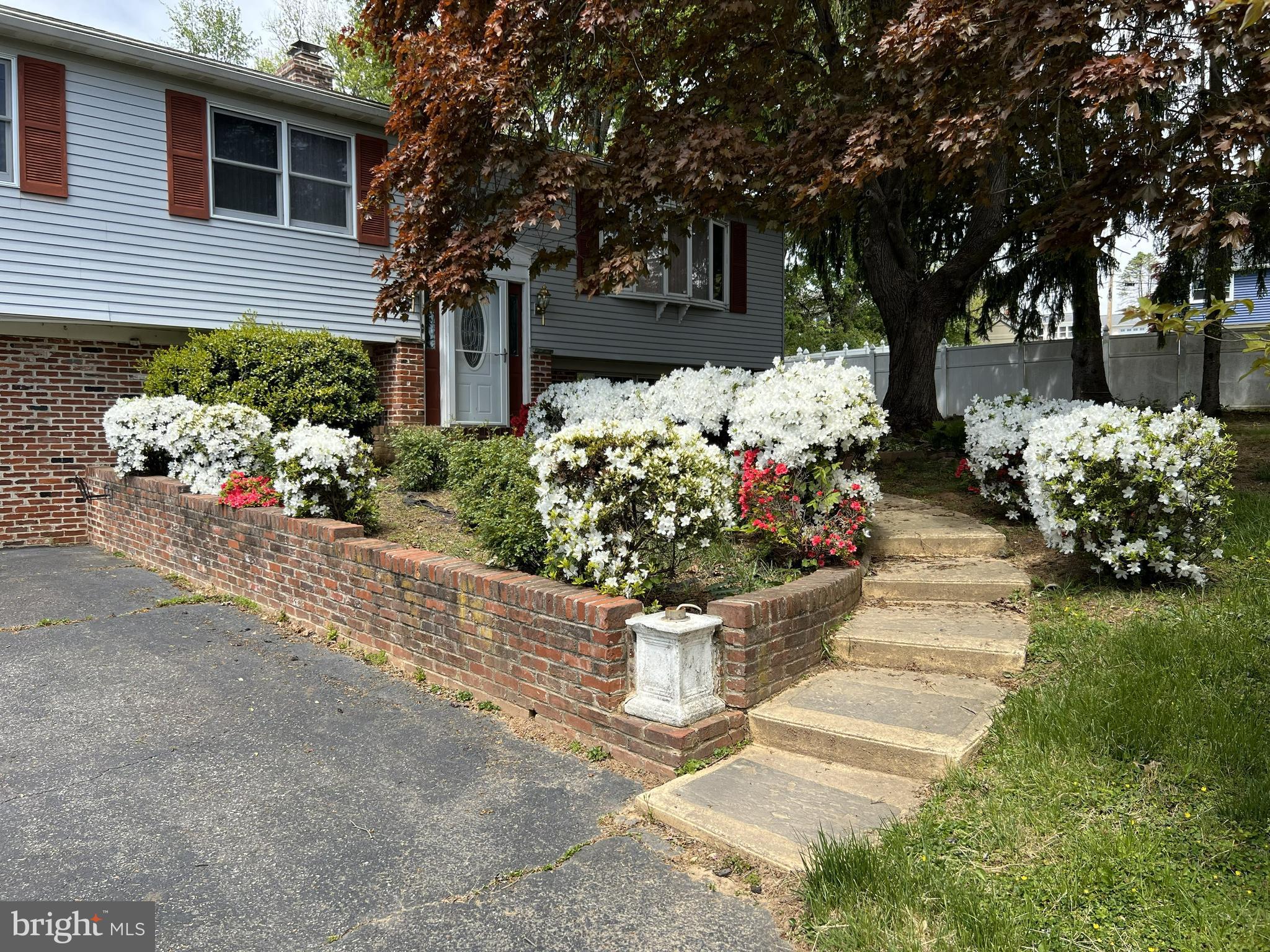 1038 PHOENIXVILLE PIKE