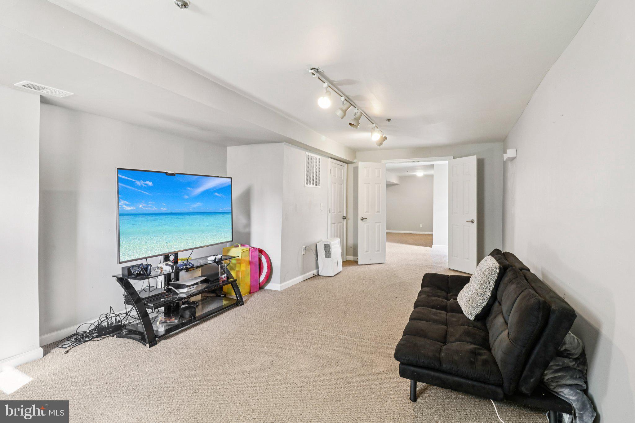 COLLINGTON STATION - Residential