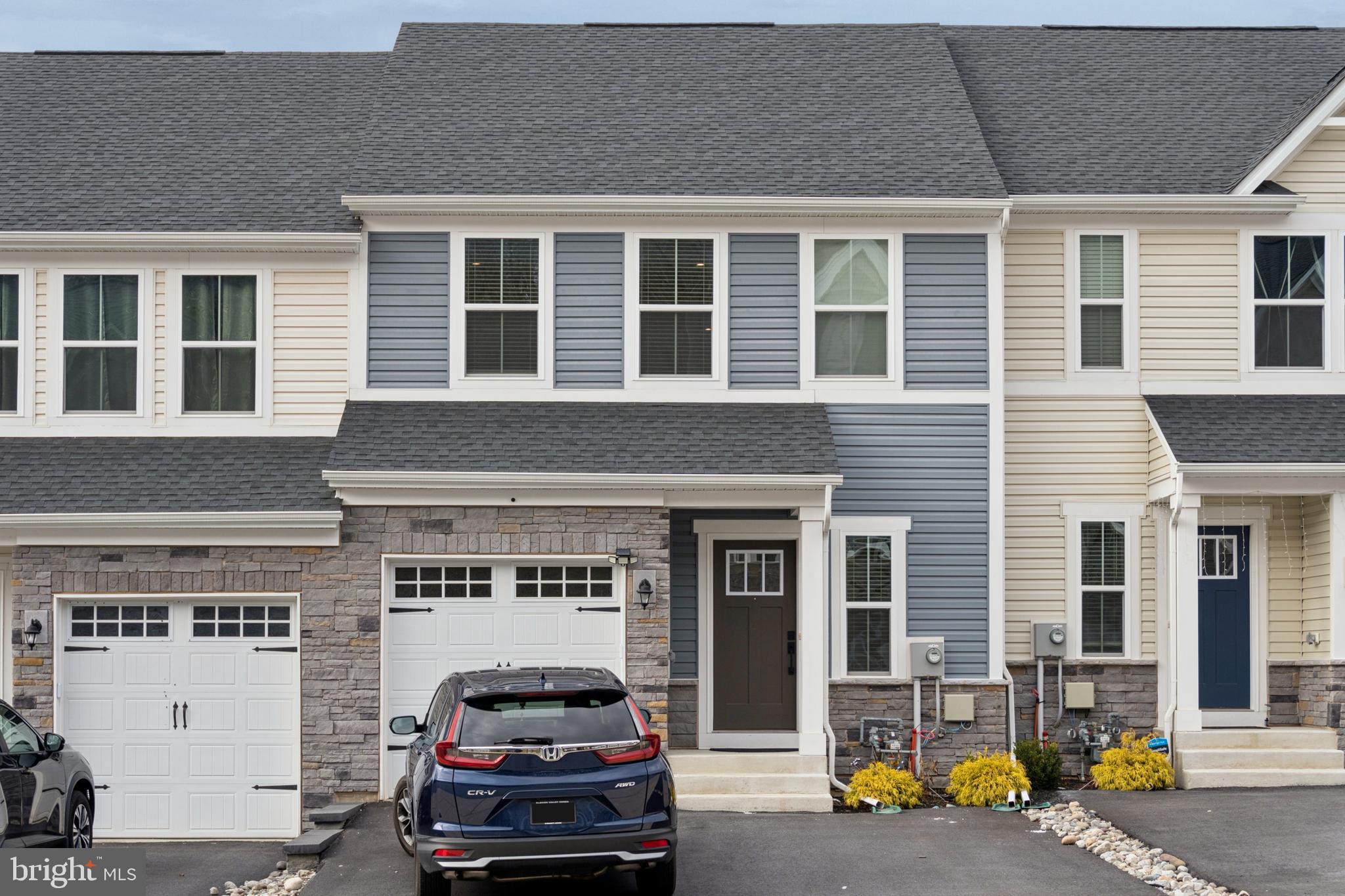 120 ARDEN WAY