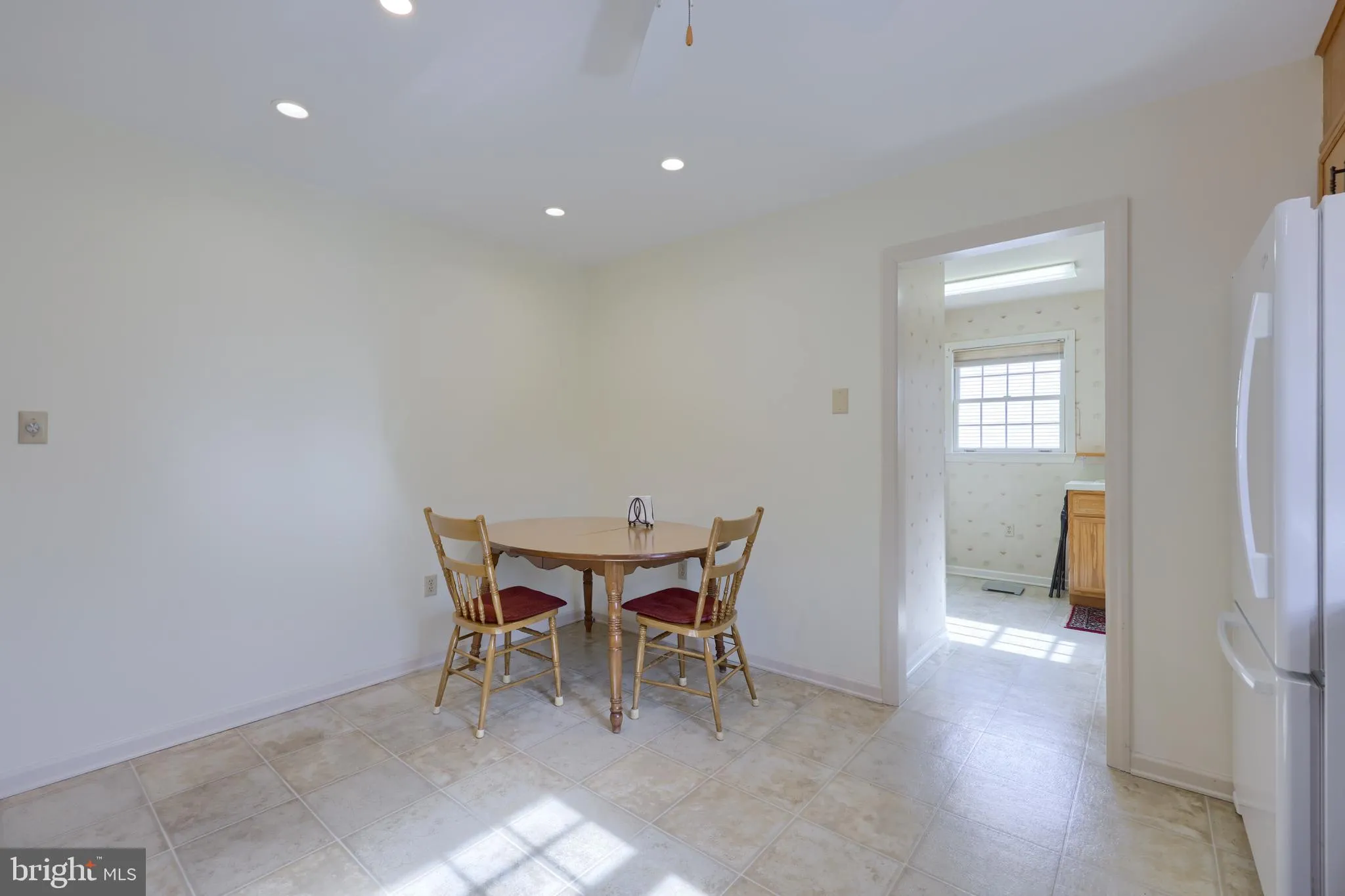 Lancaster, Pennsylvania 17601, United States, 3 Bedrooms Bedrooms, ,3 BathroomsBathrooms,Residential,Pending,81333