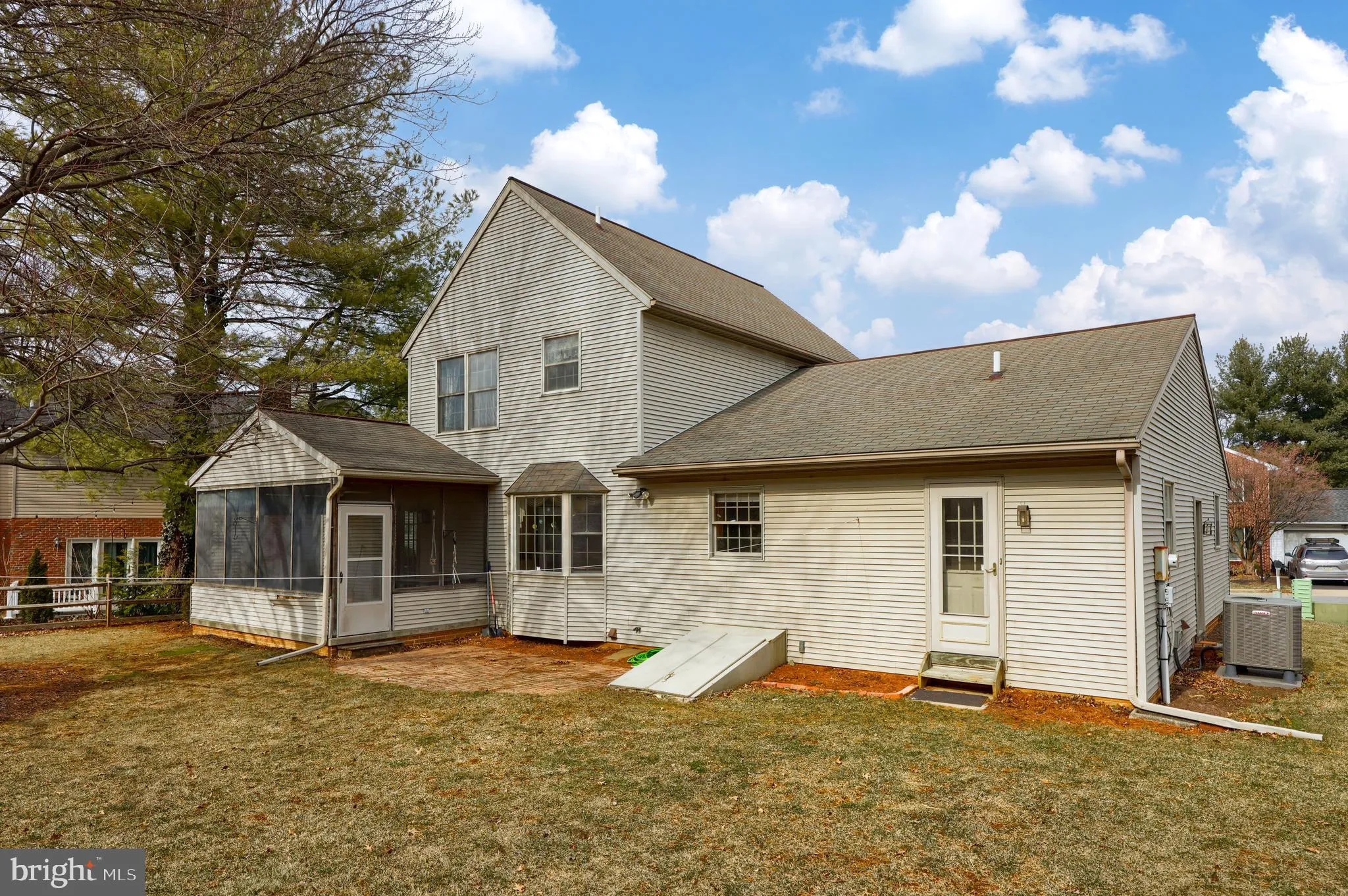 Lancaster, Pennsylvania 17601, United States, 3 Bedrooms Bedrooms, ,3 BathroomsBathrooms,Residential,Pending,81333