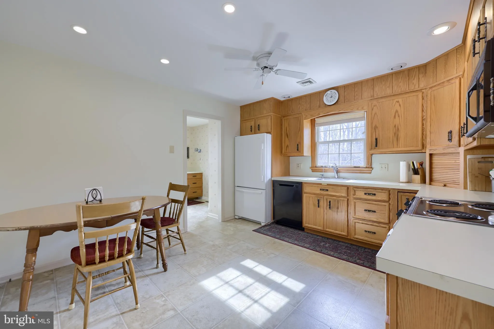 Lancaster, Pennsylvania 17601, United States, 3 Bedrooms Bedrooms, ,3 BathroomsBathrooms,Residential,Pending,81333