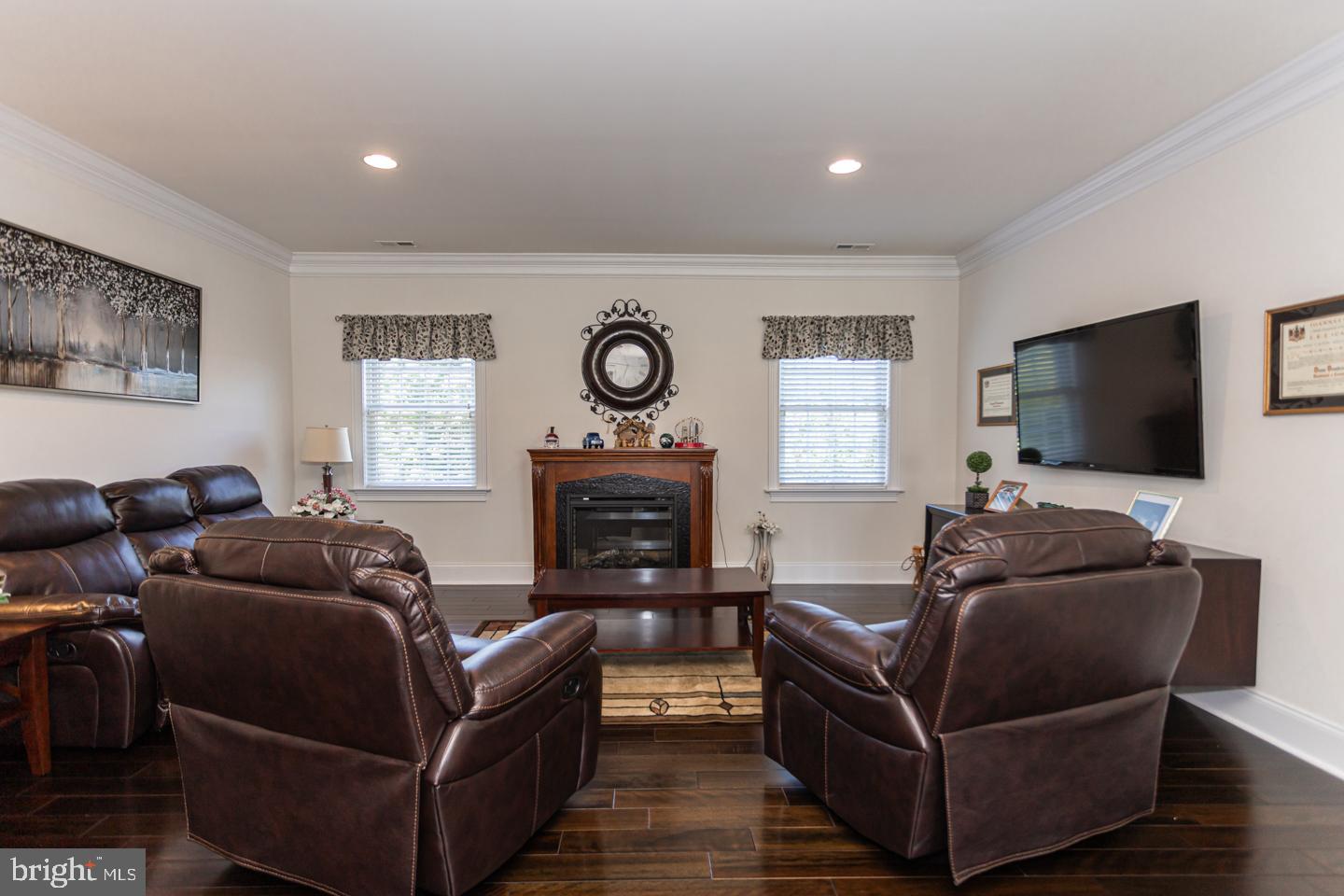 DUTCHESS FARM ESTS - Residential