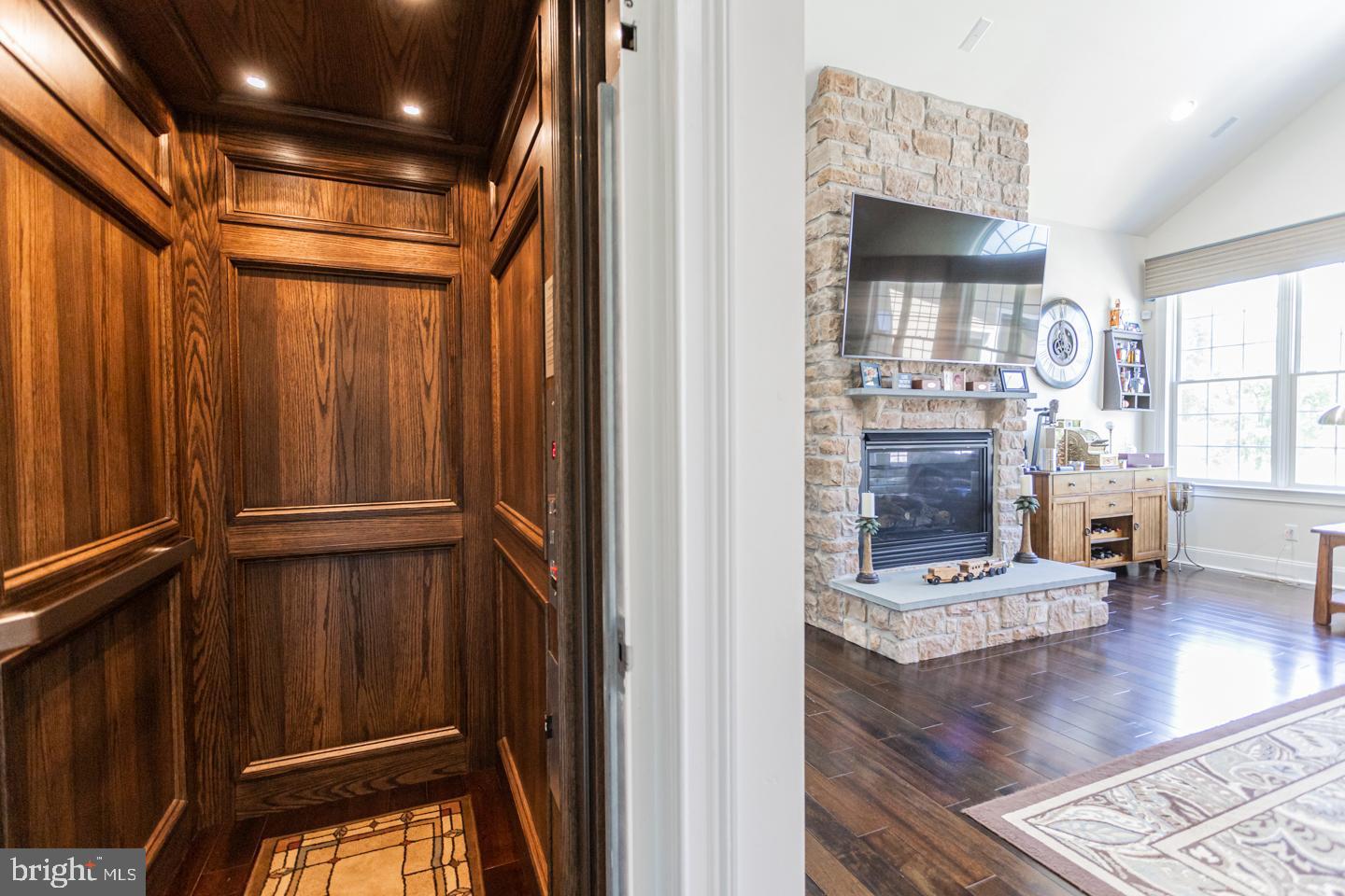 DUTCHESS FARM ESTS - Residential