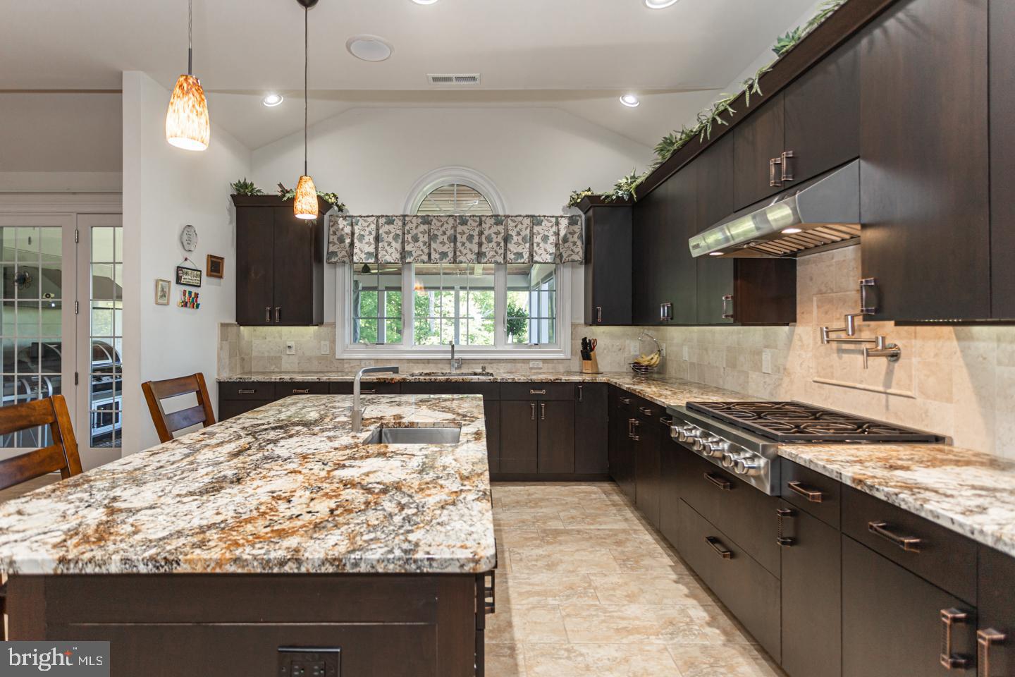 DUTCHESS FARM ESTS - Residential