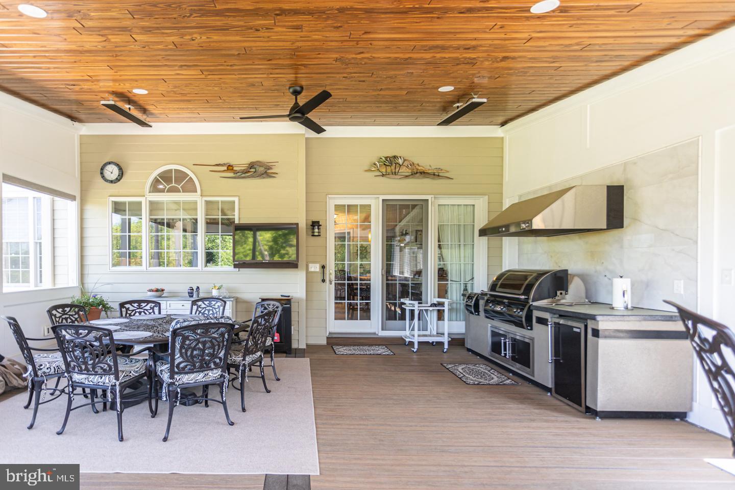 DUTCHESS FARM ESTS - Residential