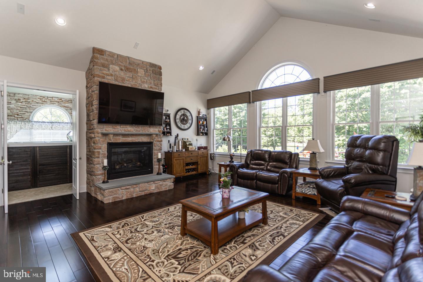 DUTCHESS FARM ESTS - Residential