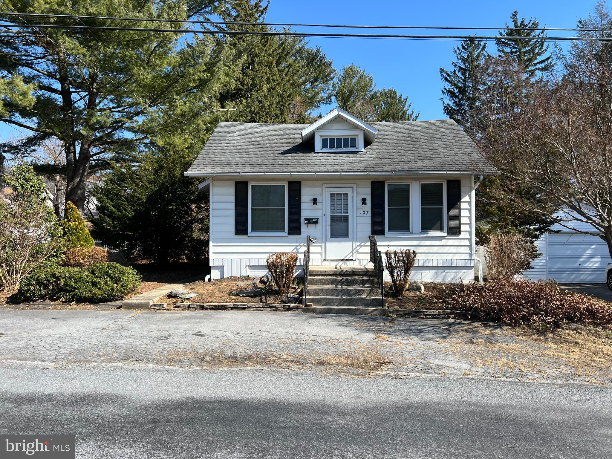 WAYNE HEIGHTS - Residential