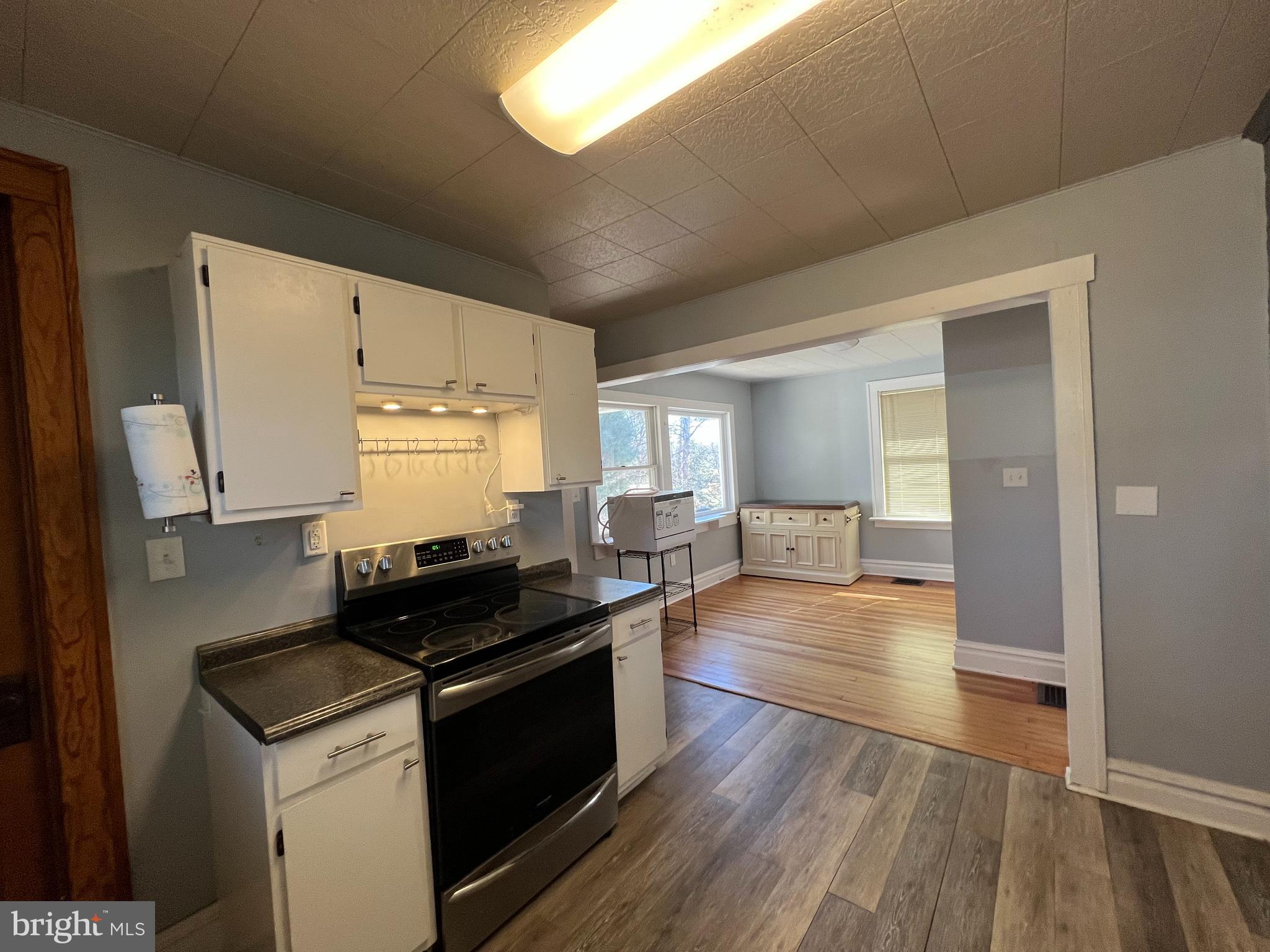 WAYNE HEIGHTS - Residential