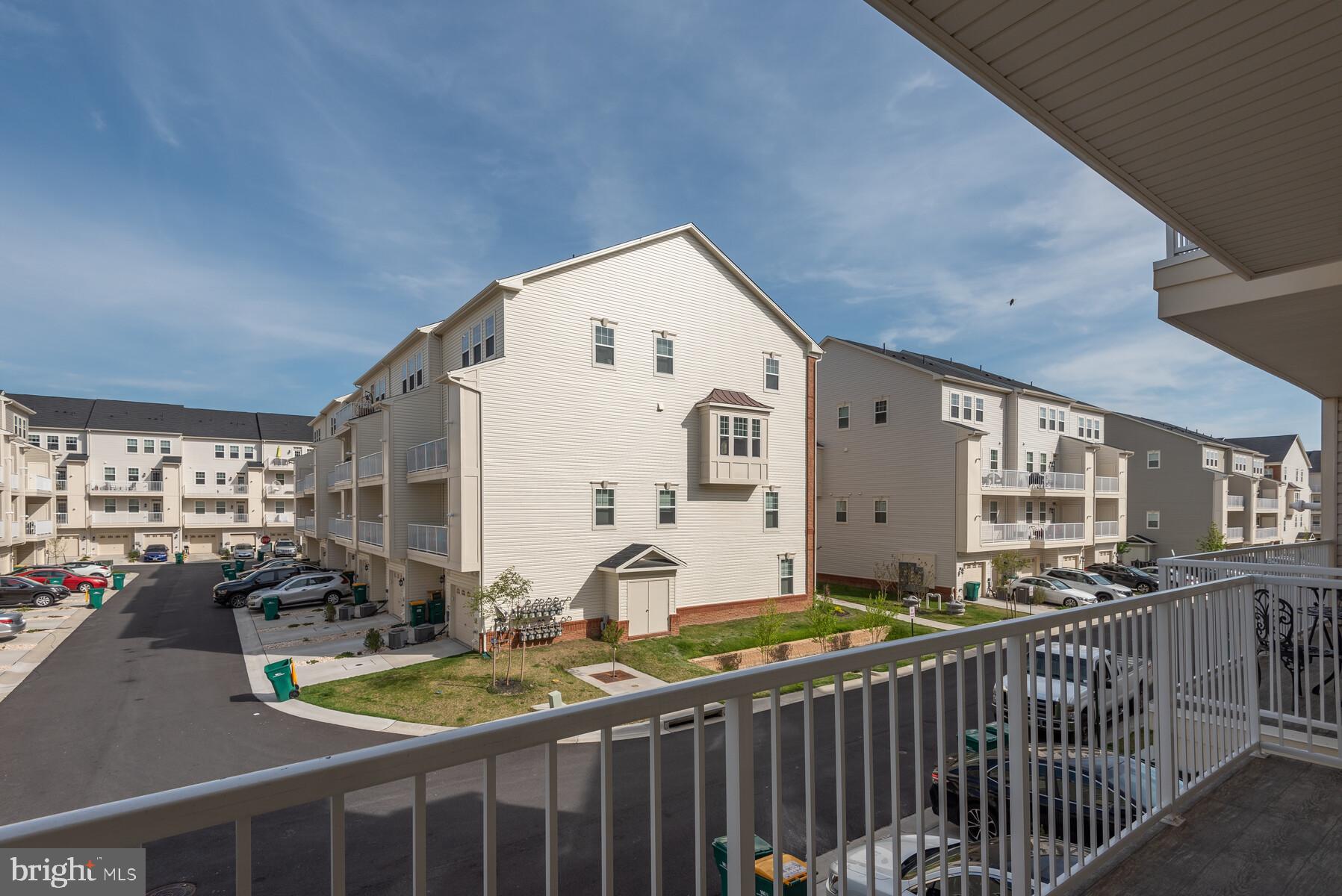 OXFORD SQUARE - Residential