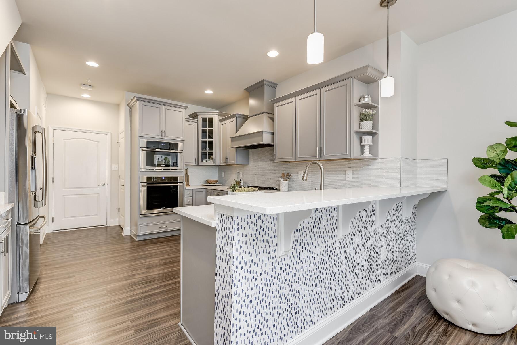 OXFORD SQUARE - Residential