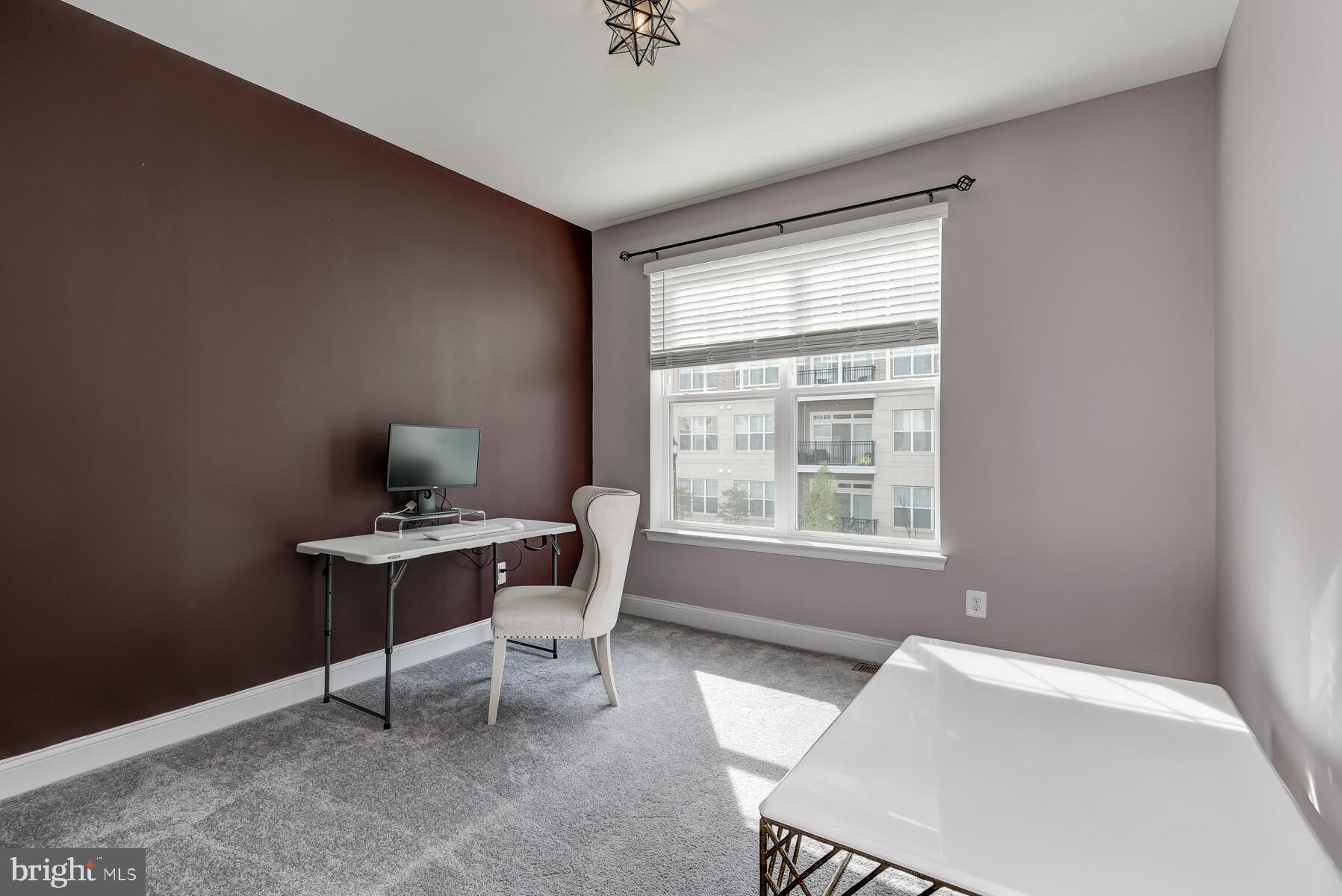 OXFORD SQUARE - Residential