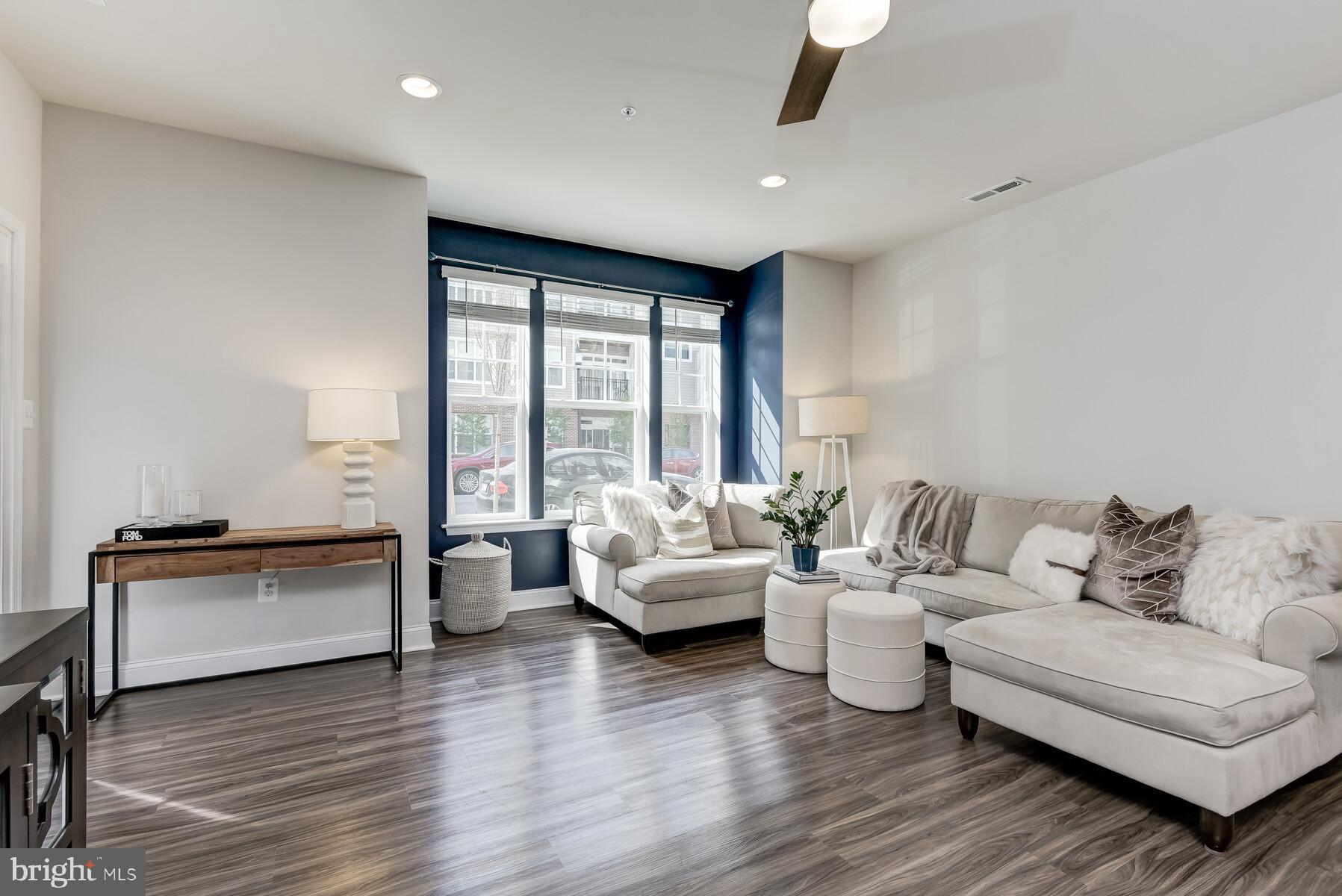 OXFORD SQUARE - Residential