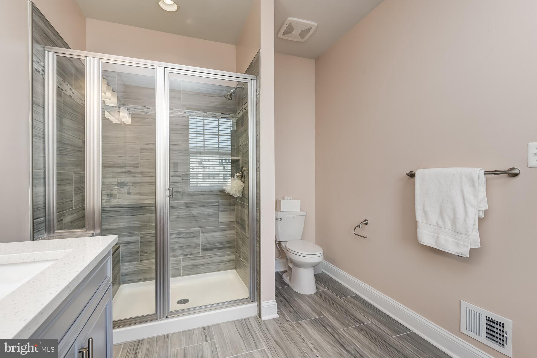 OXFORD SQUARE - Residential