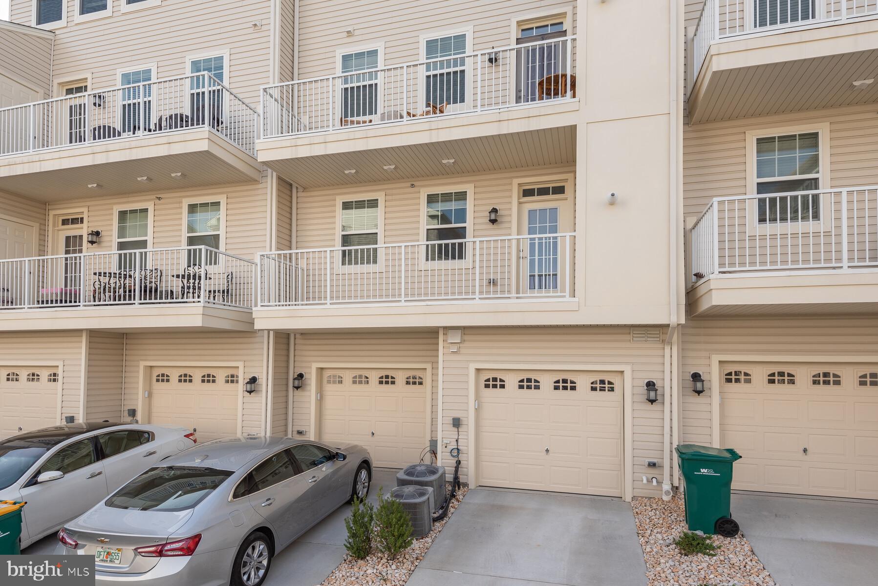 OXFORD SQUARE - Residential