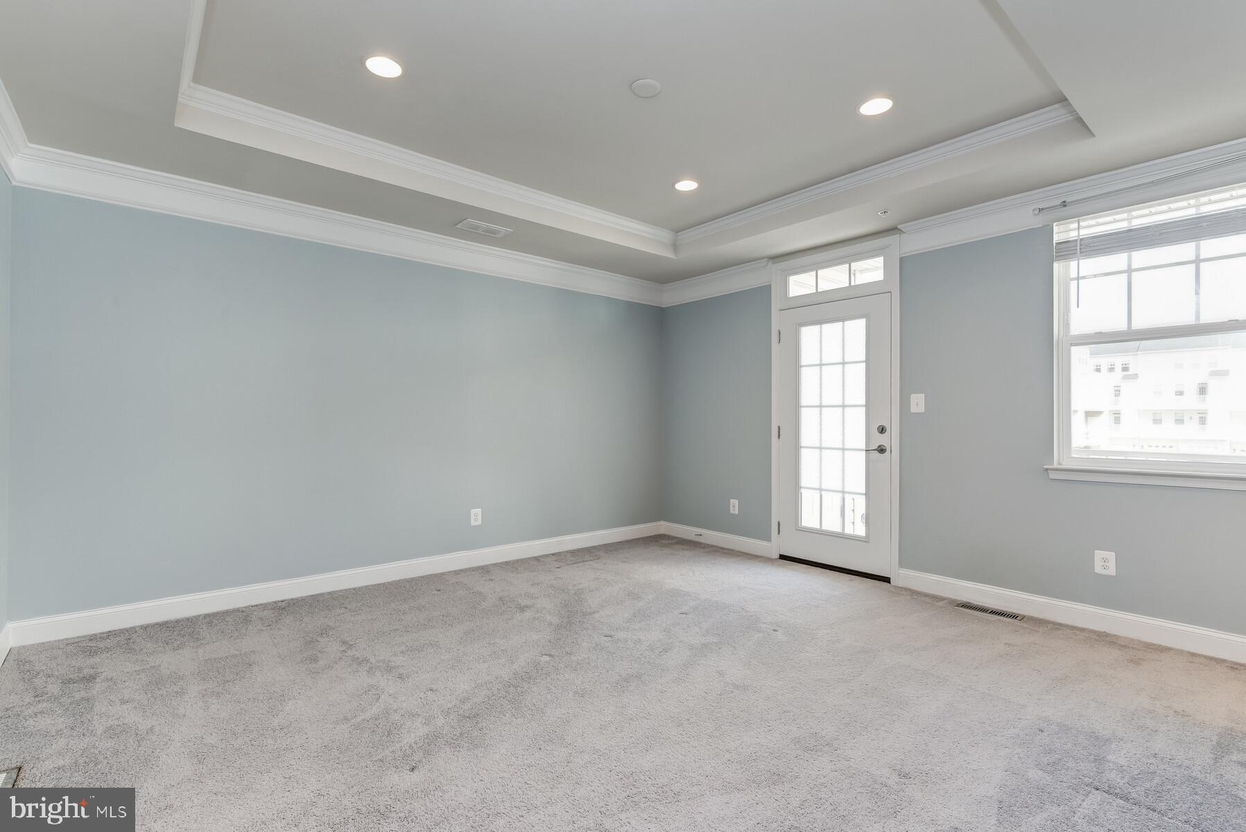 OXFORD SQUARE - Residential