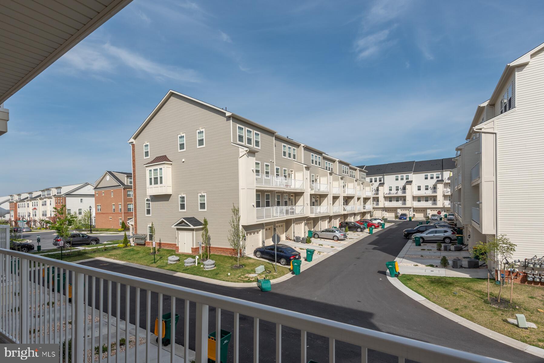 OXFORD SQUARE - Residential