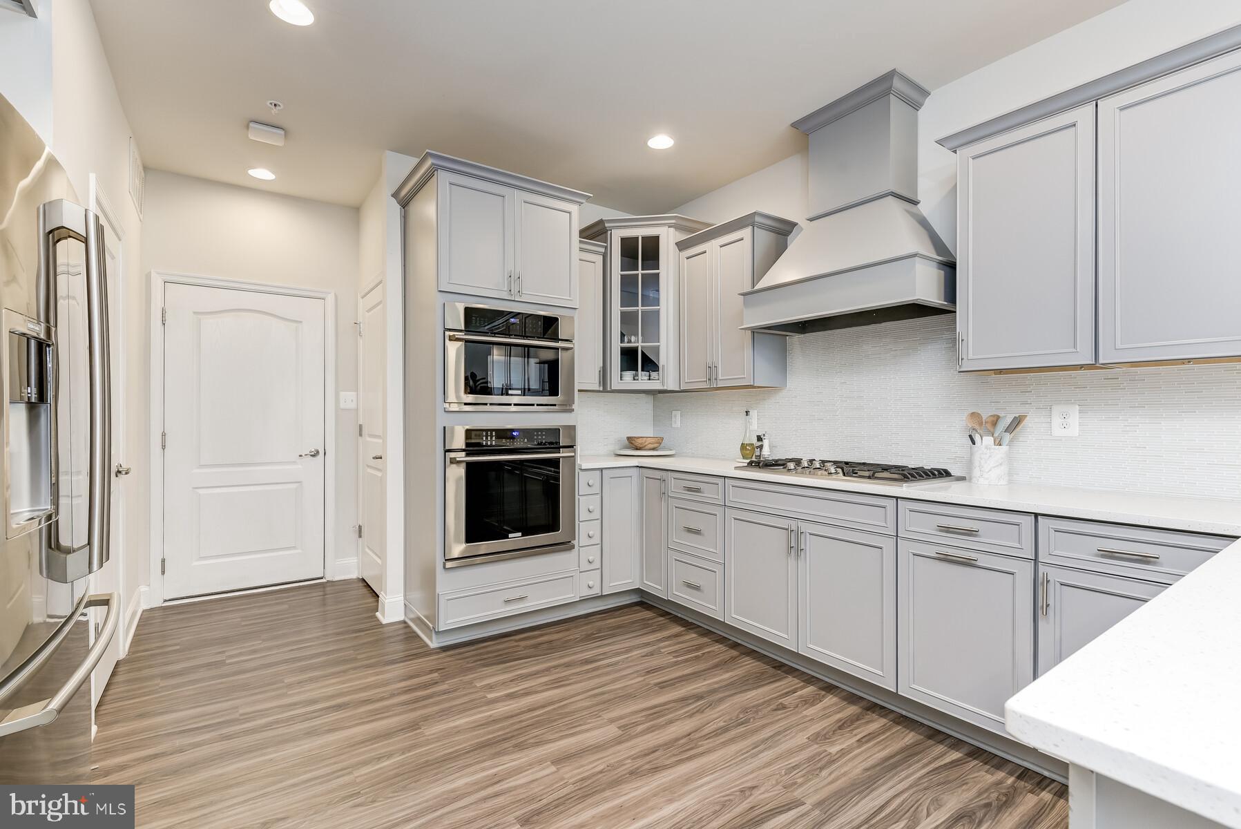 OXFORD SQUARE - Residential