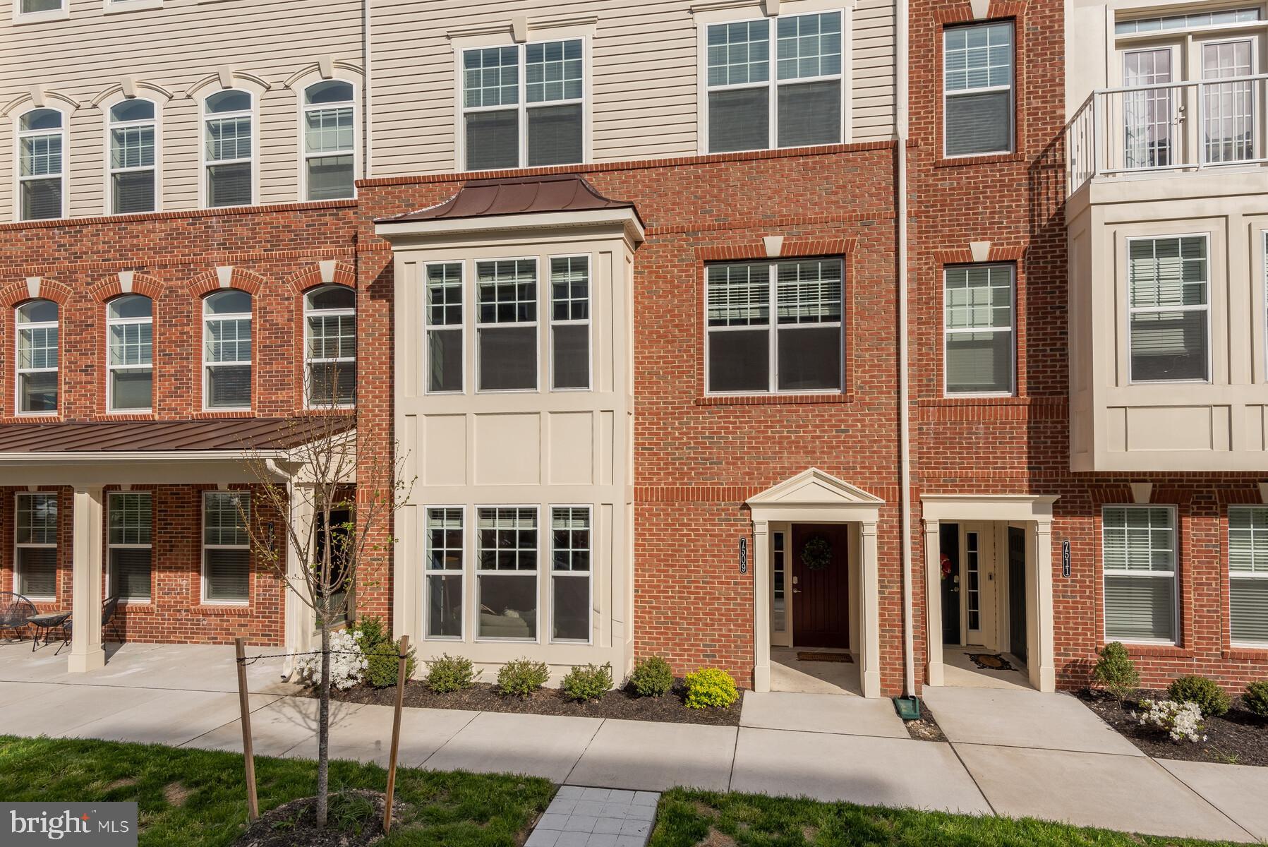 OXFORD SQUARE - Residential