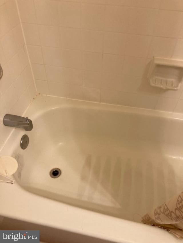 WASHINGTON SQUARE - Residential Lease