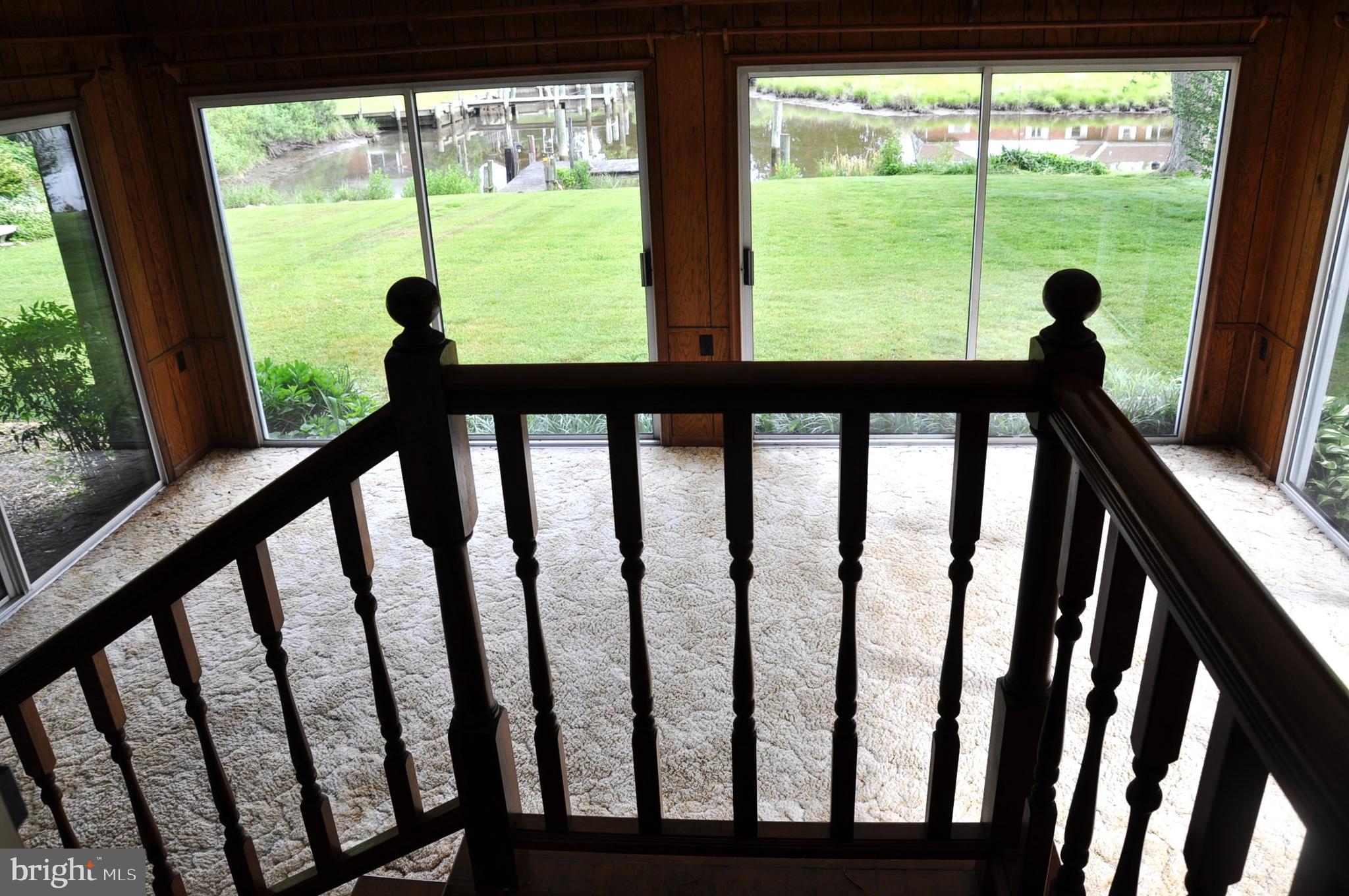 WHITE HALL - Residential