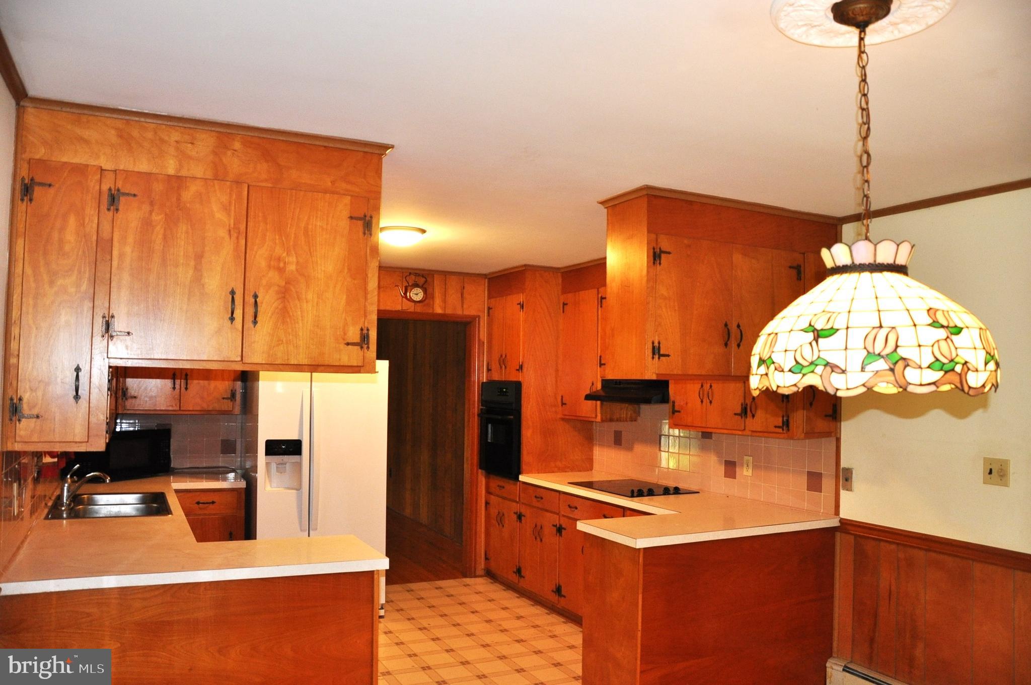 WHITE HALL - Residential