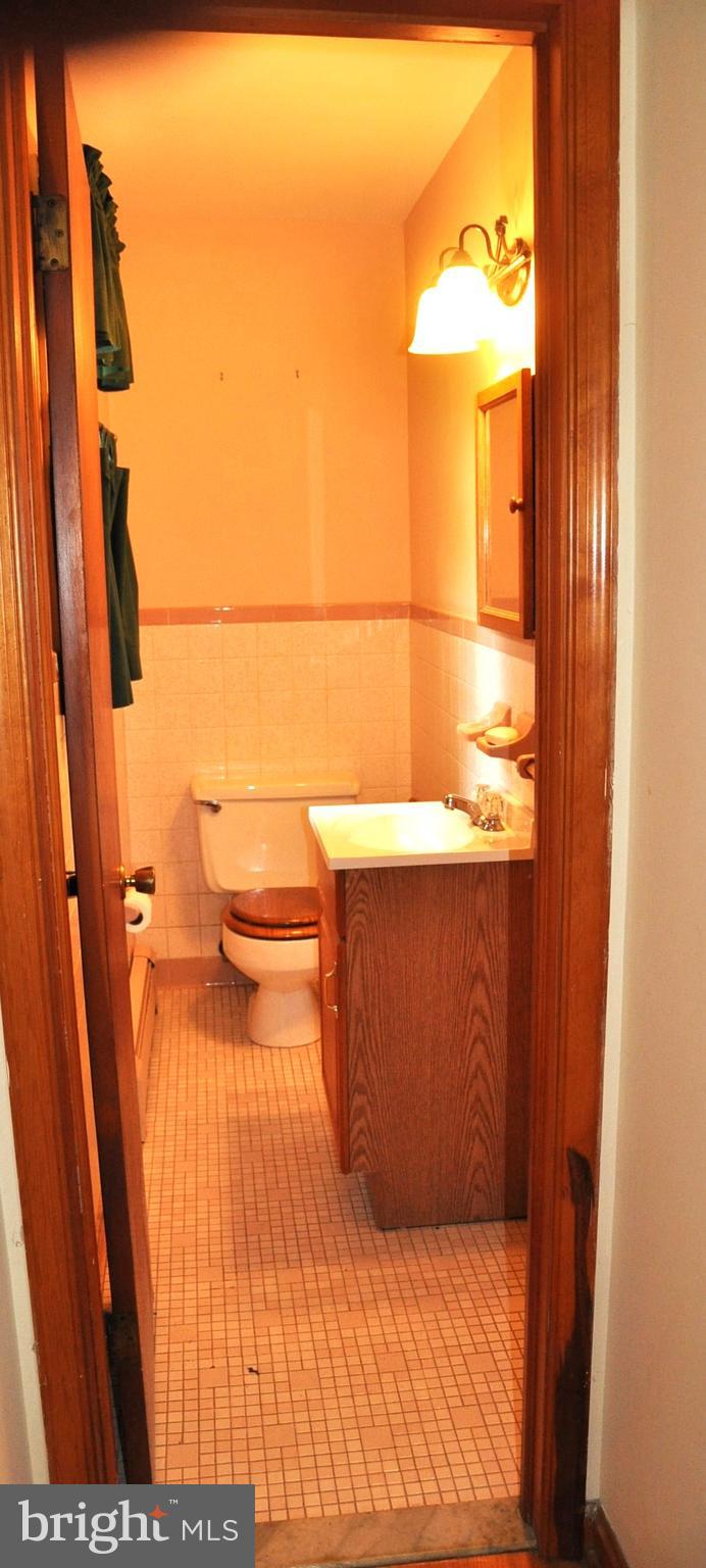 WHITE HALL - Residential