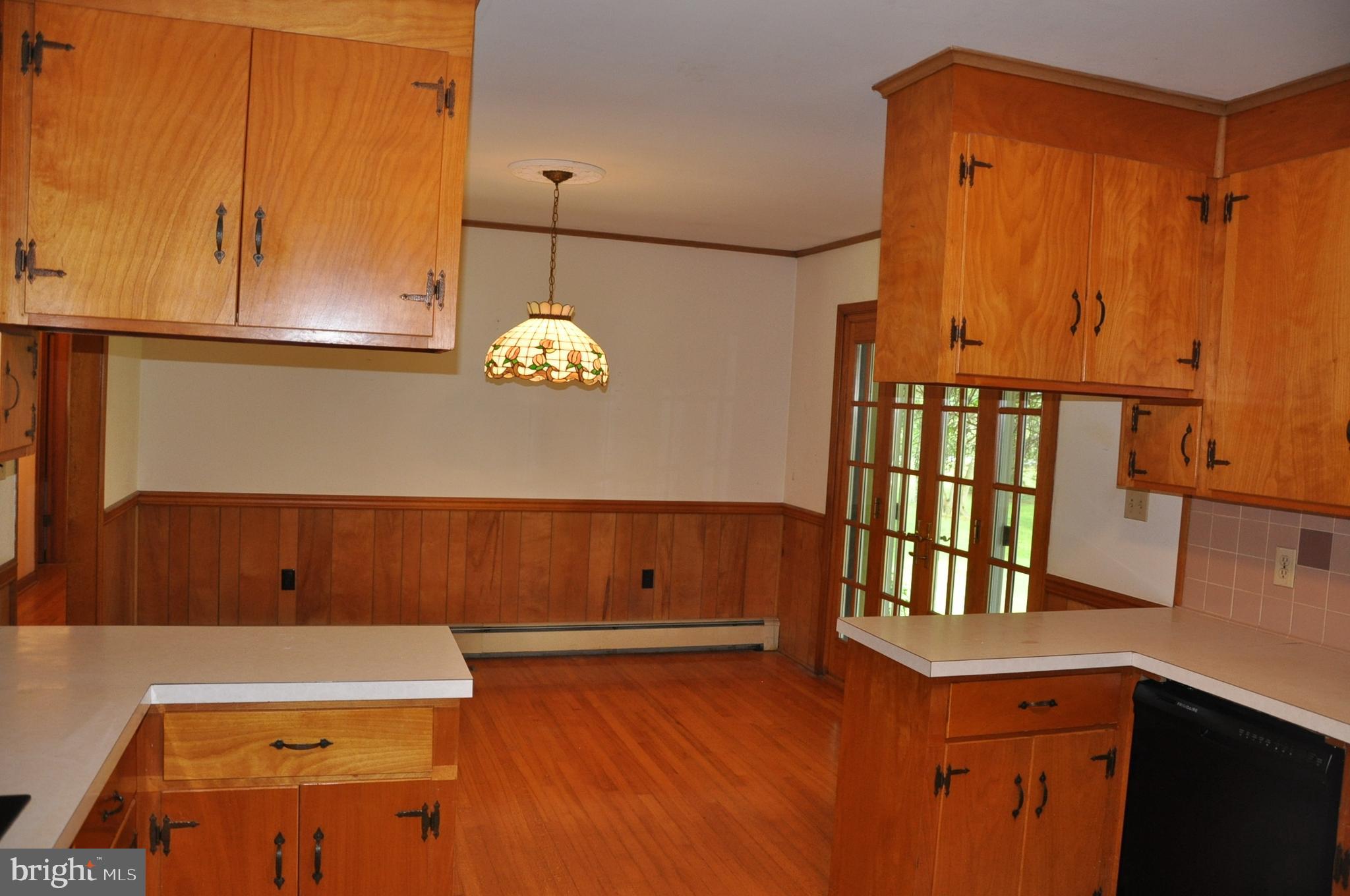 WHITE HALL - Residential