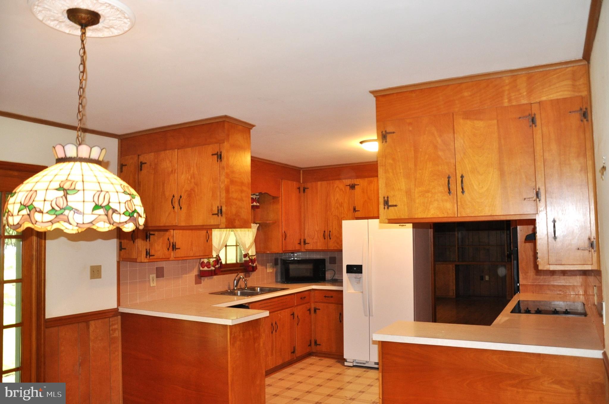 WHITE HALL - Residential