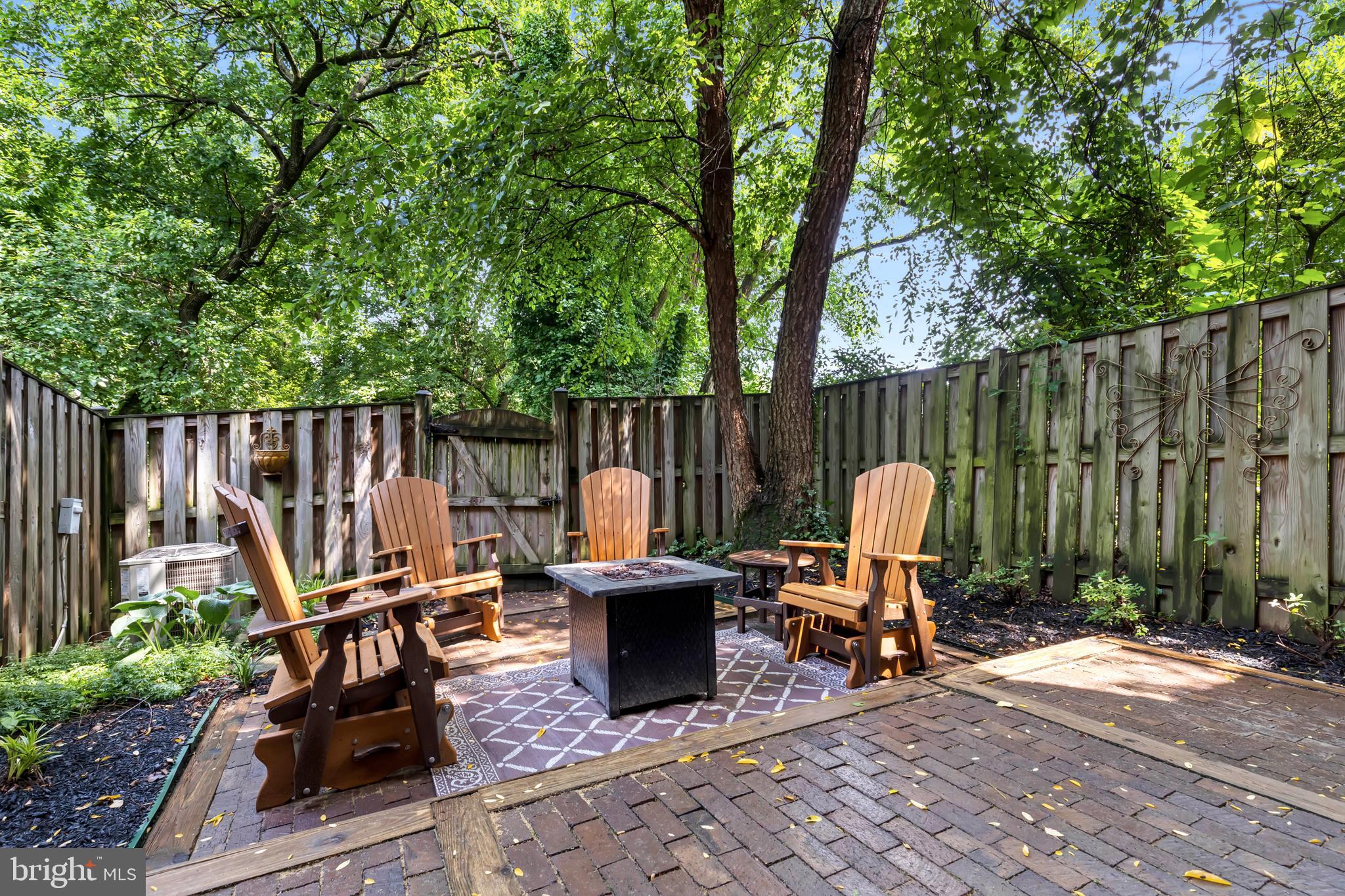 THE GLEN OF CARLYN - Residential