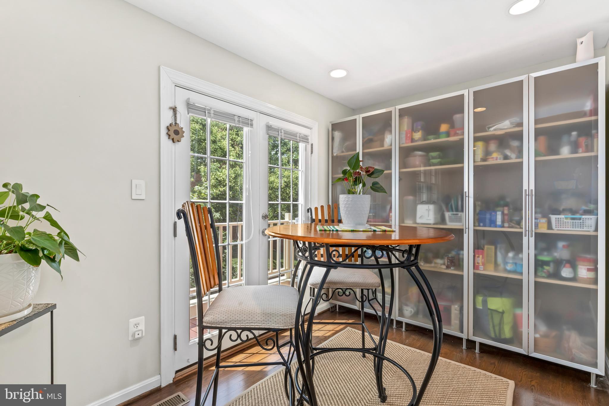 THE GLEN OF CARLYN - Residential