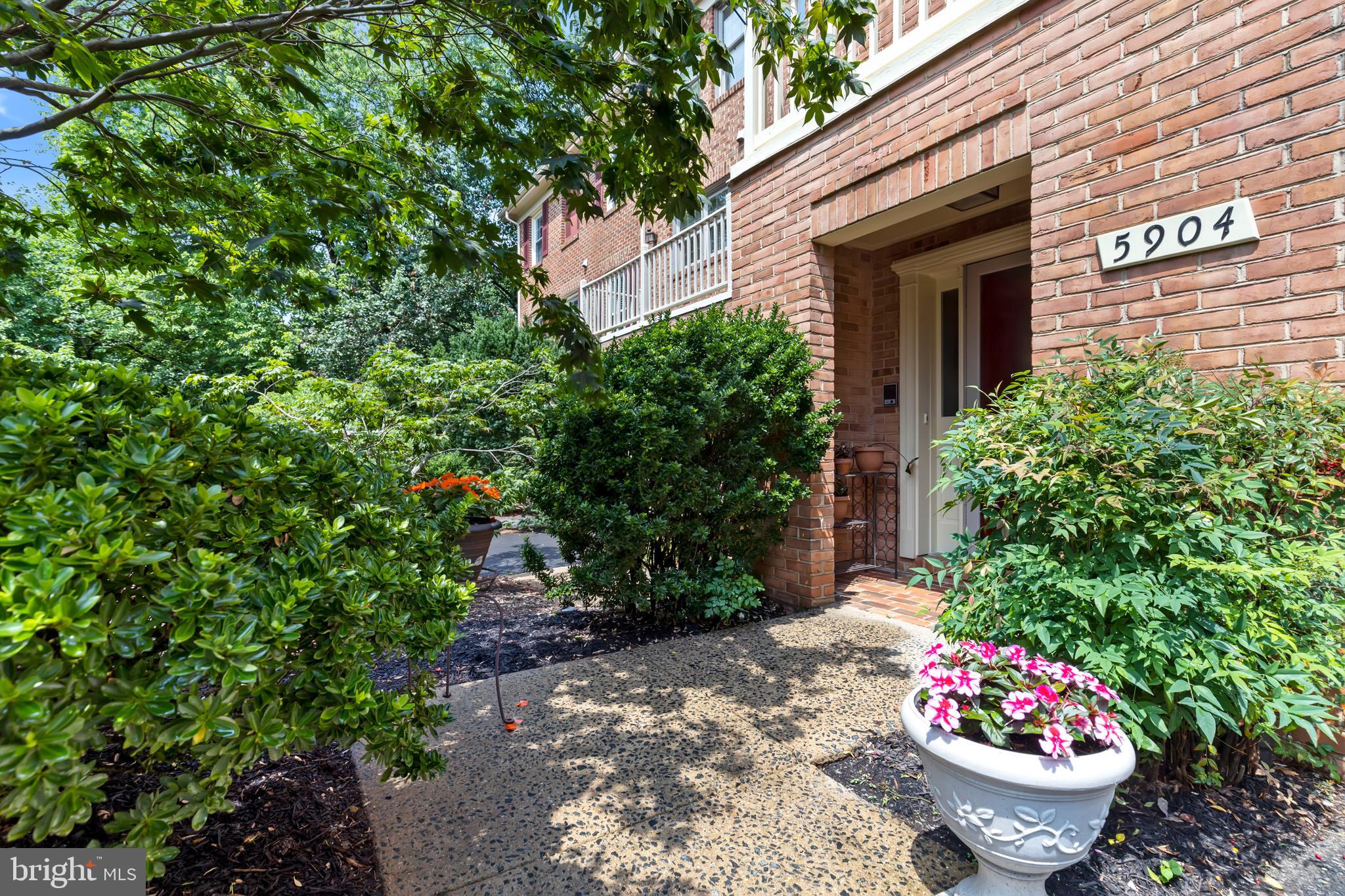 THE GLEN OF CARLYN - Residential