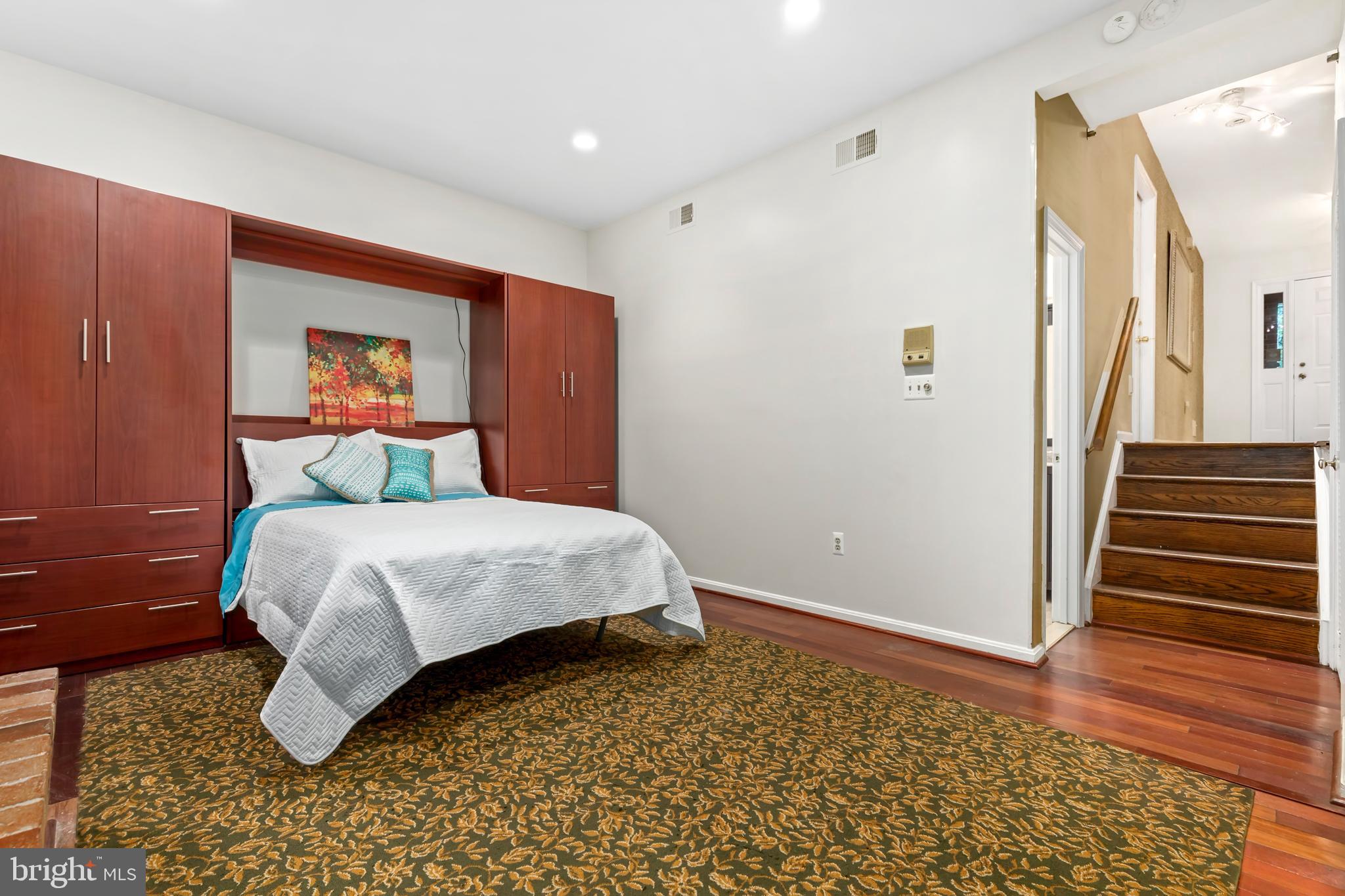 THE GLEN OF CARLYN - Residential