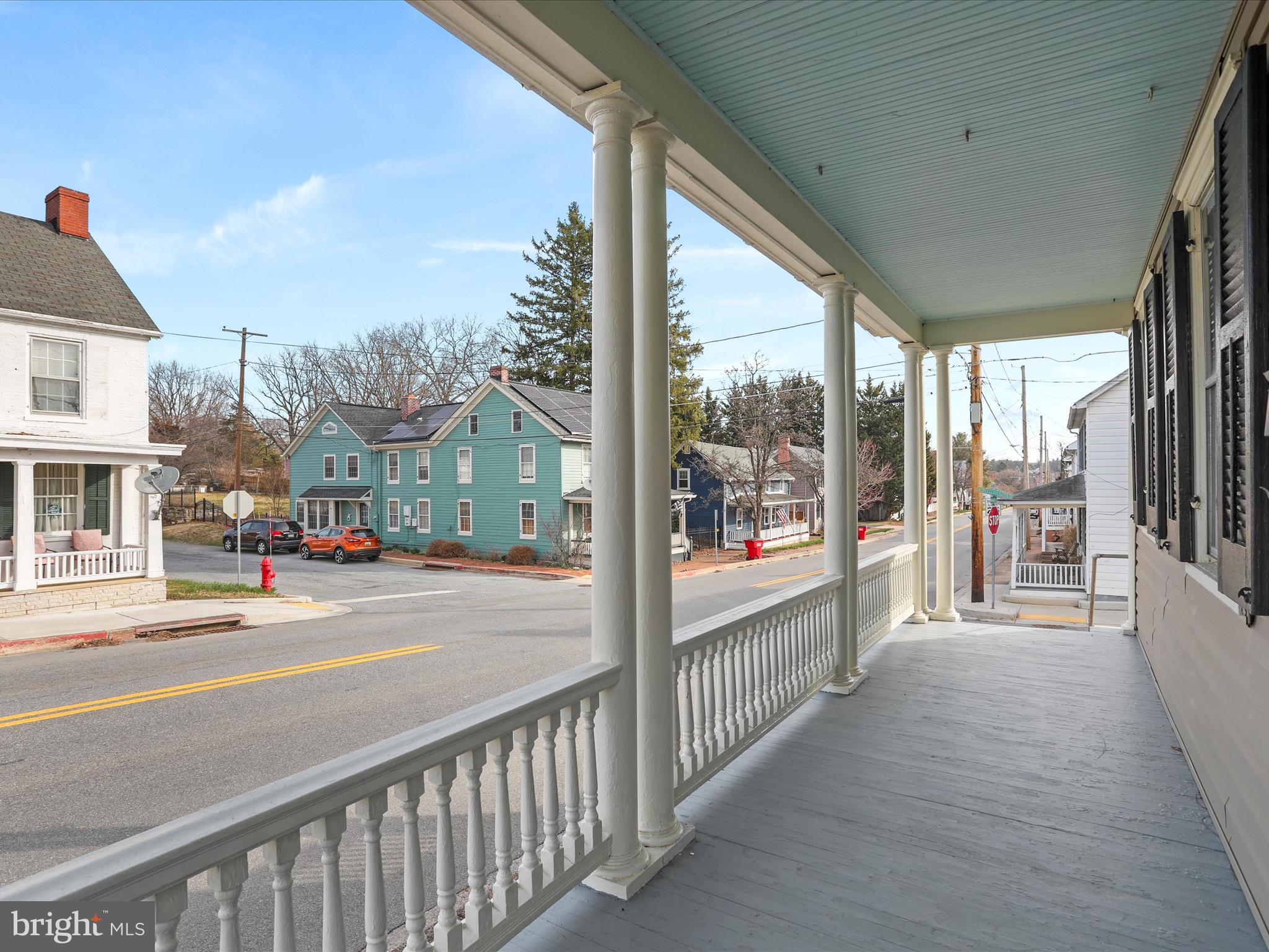300 W MAIN STREET