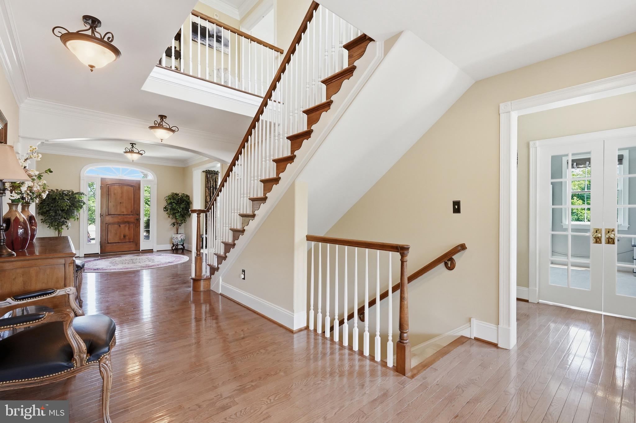 879 ASHBOURNE WAY