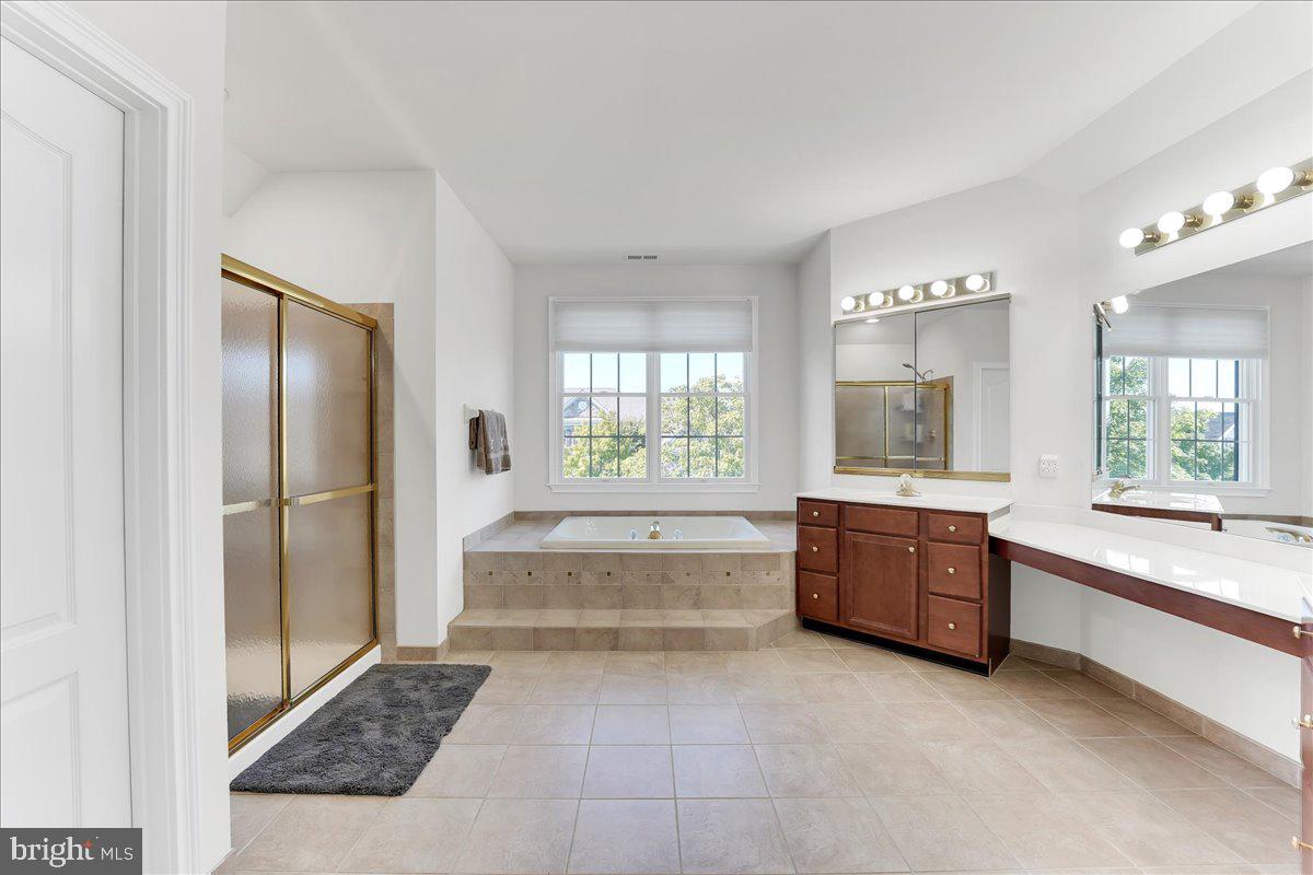 RIVERCREST - Residential