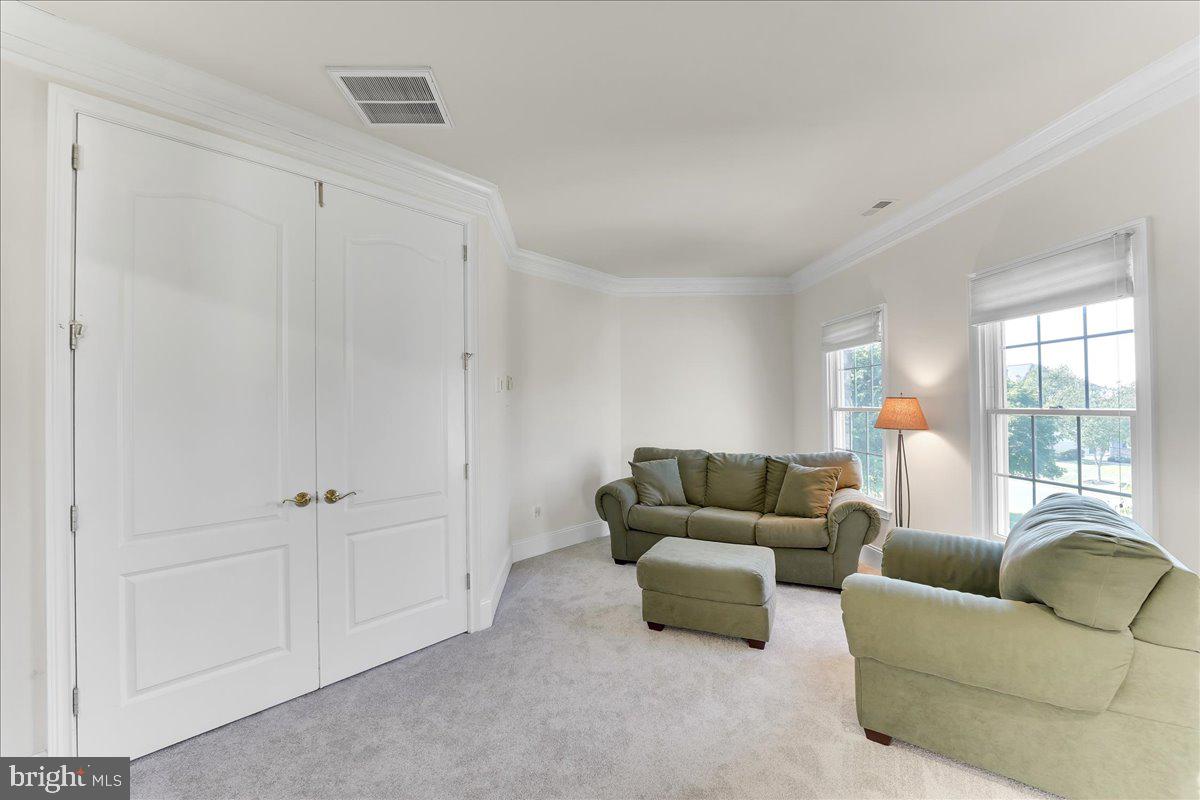 RIVERCREST - Residential