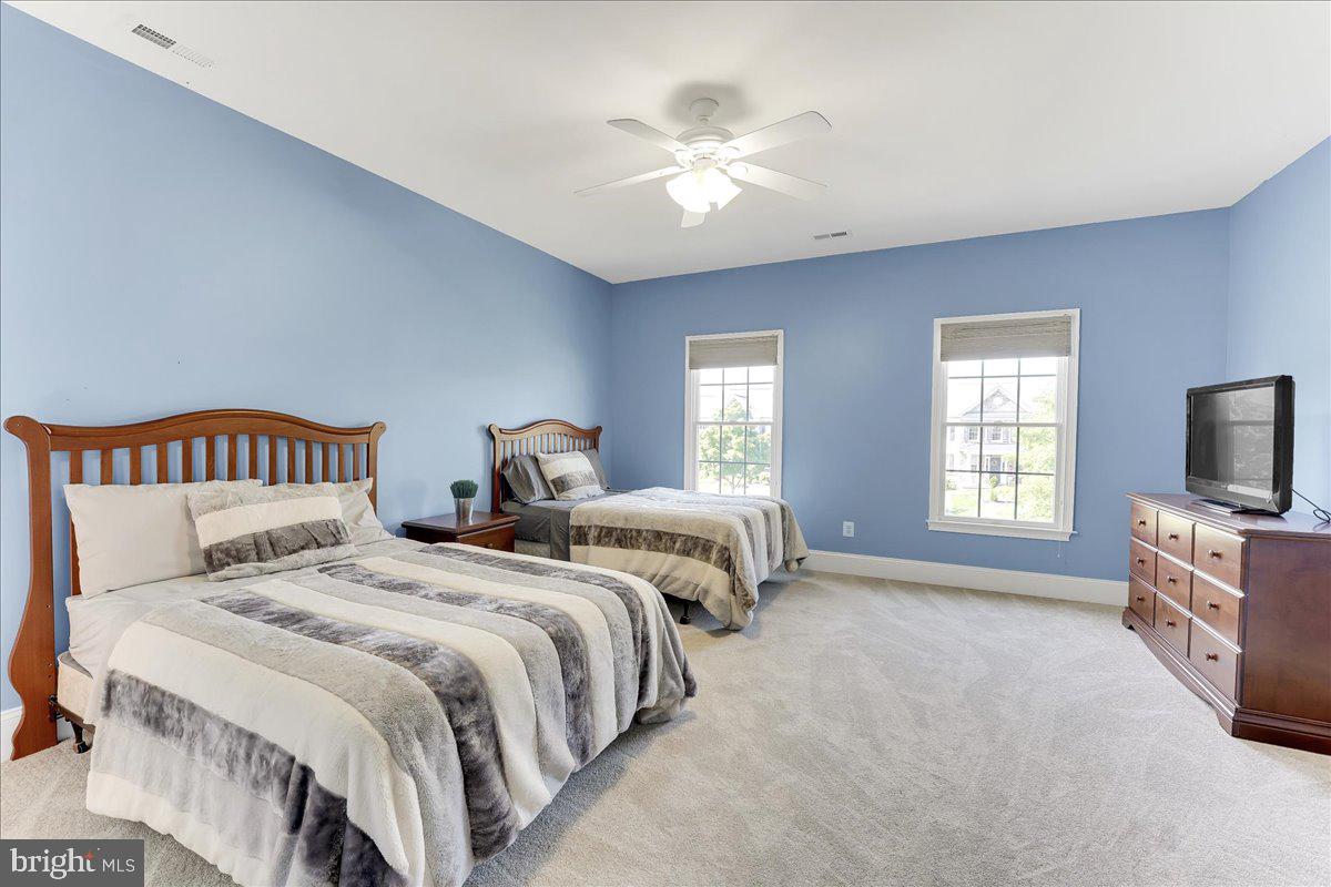 RIVERCREST - Residential